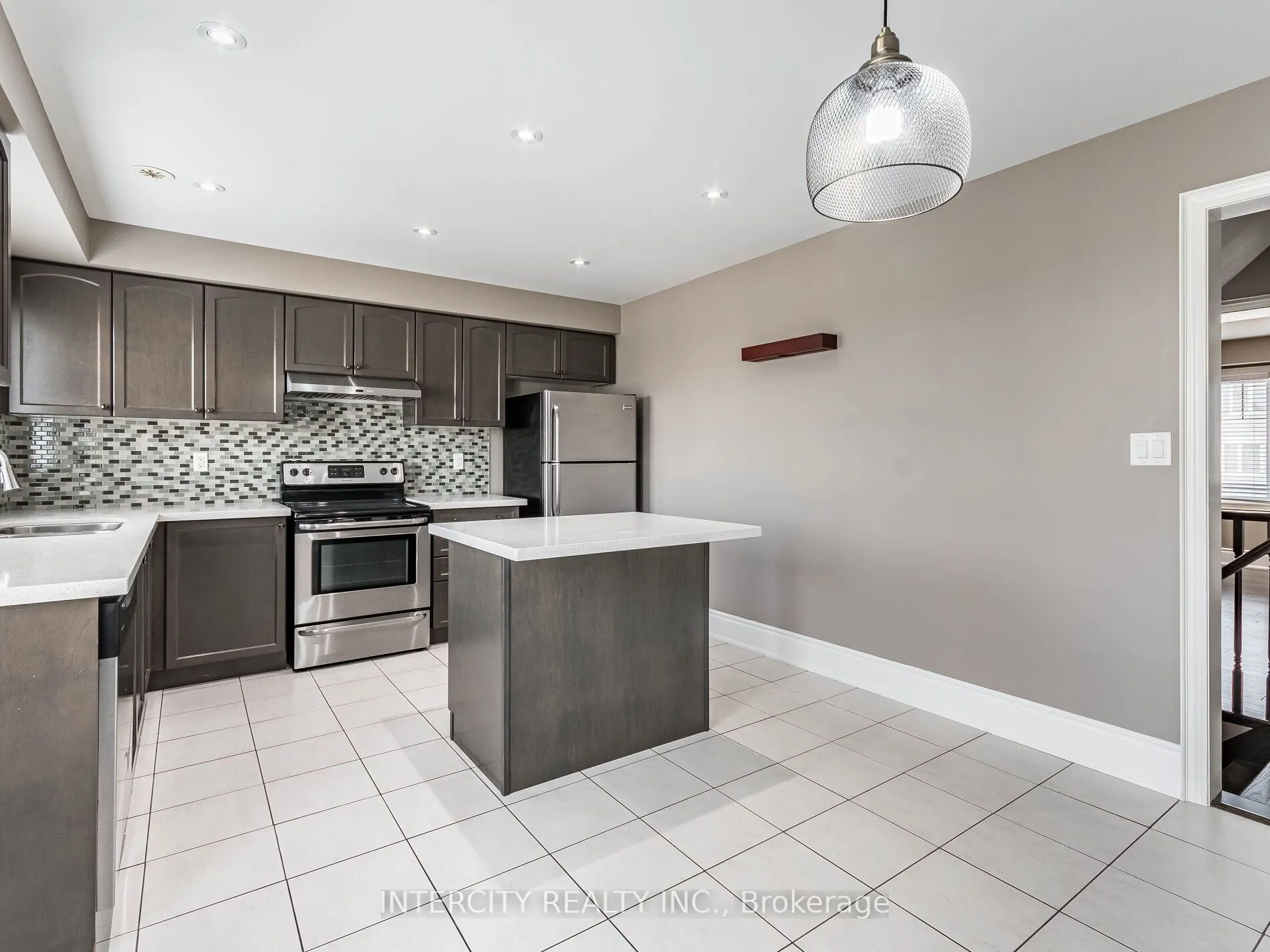 21 Vanhorne Close