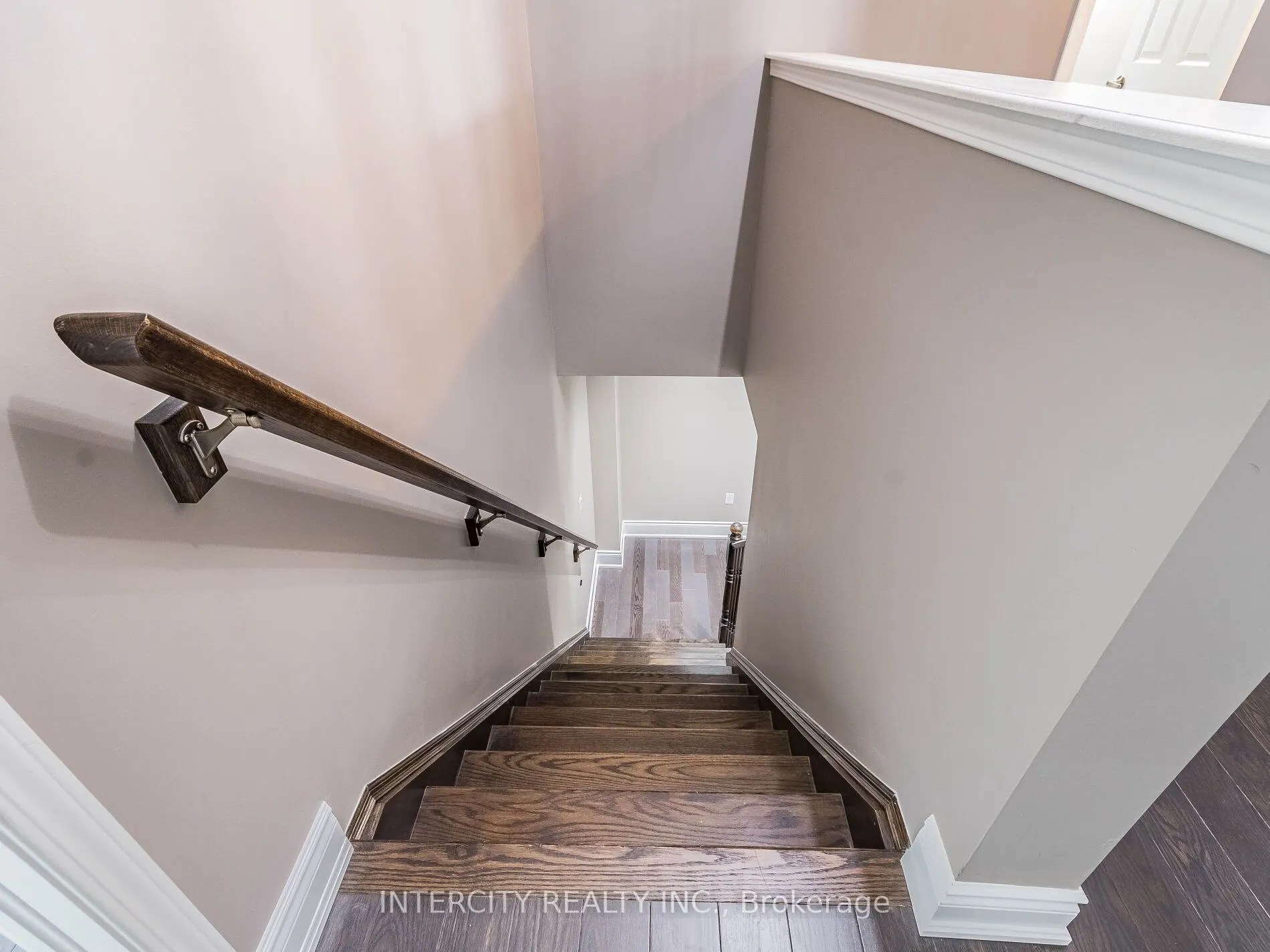 21 Vanhorne Close