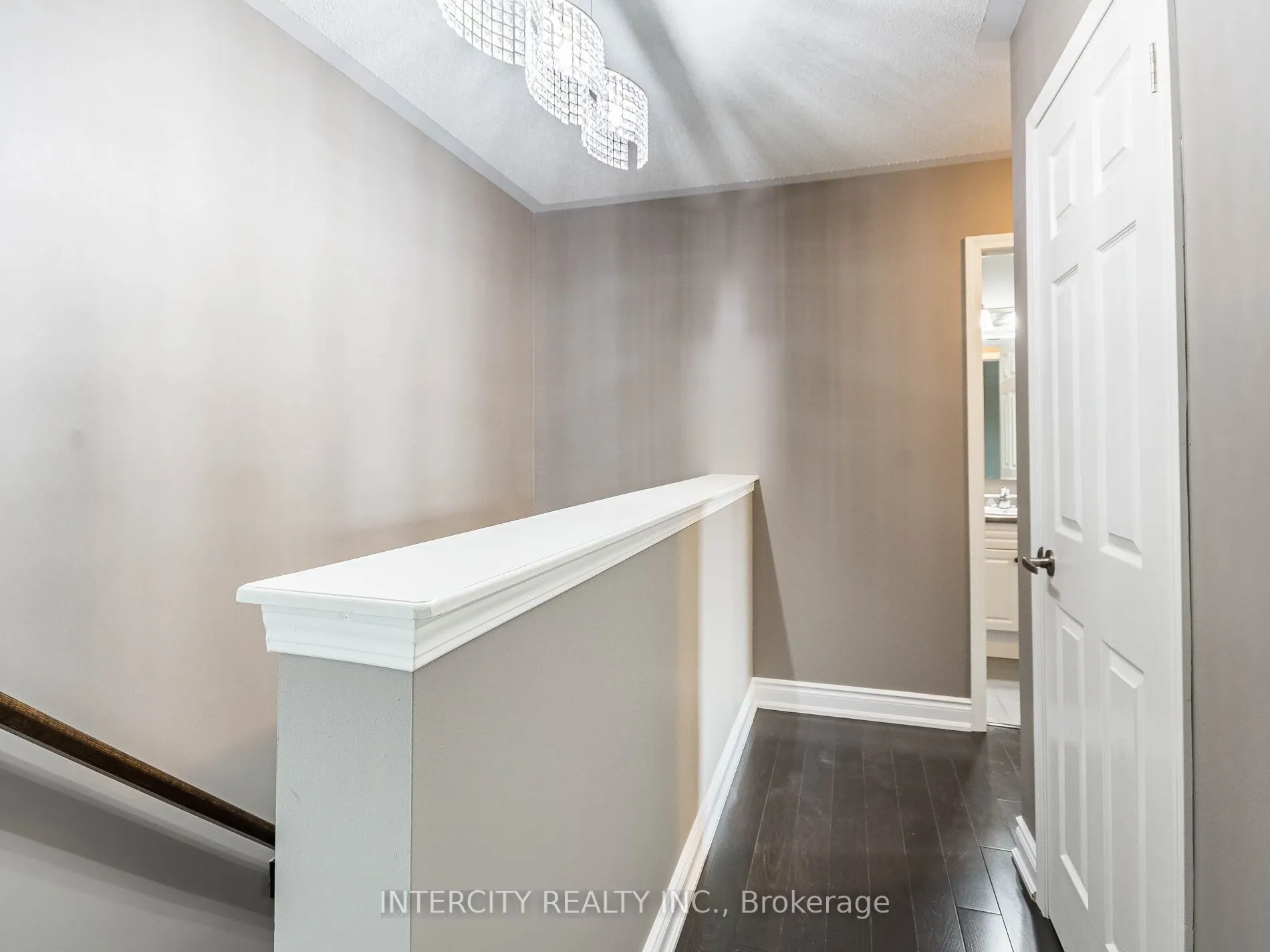 21 Vanhorne Close