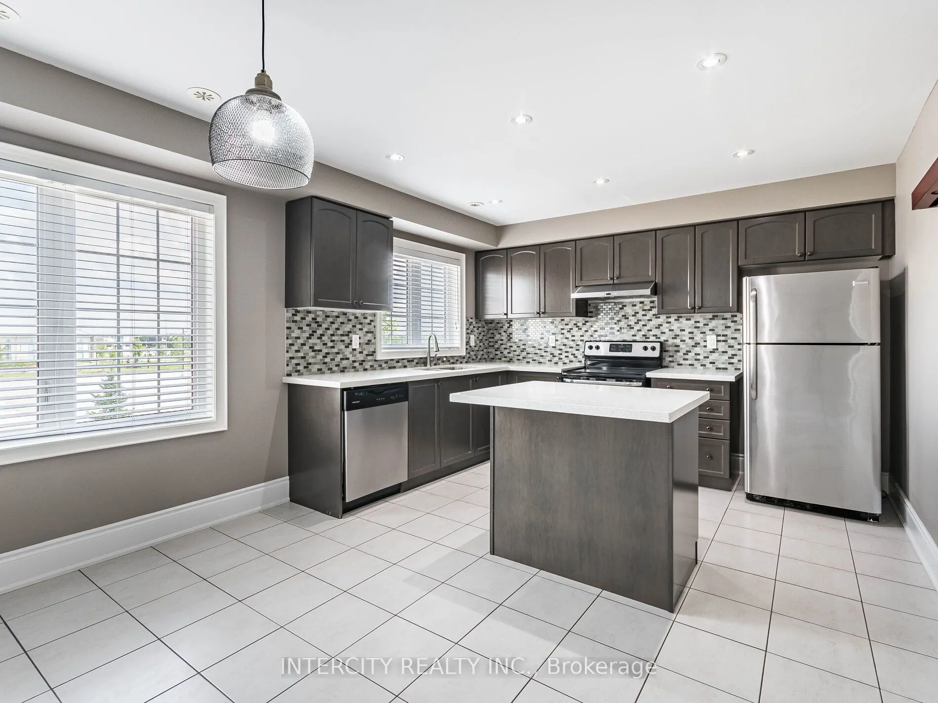21 Vanhorne Close