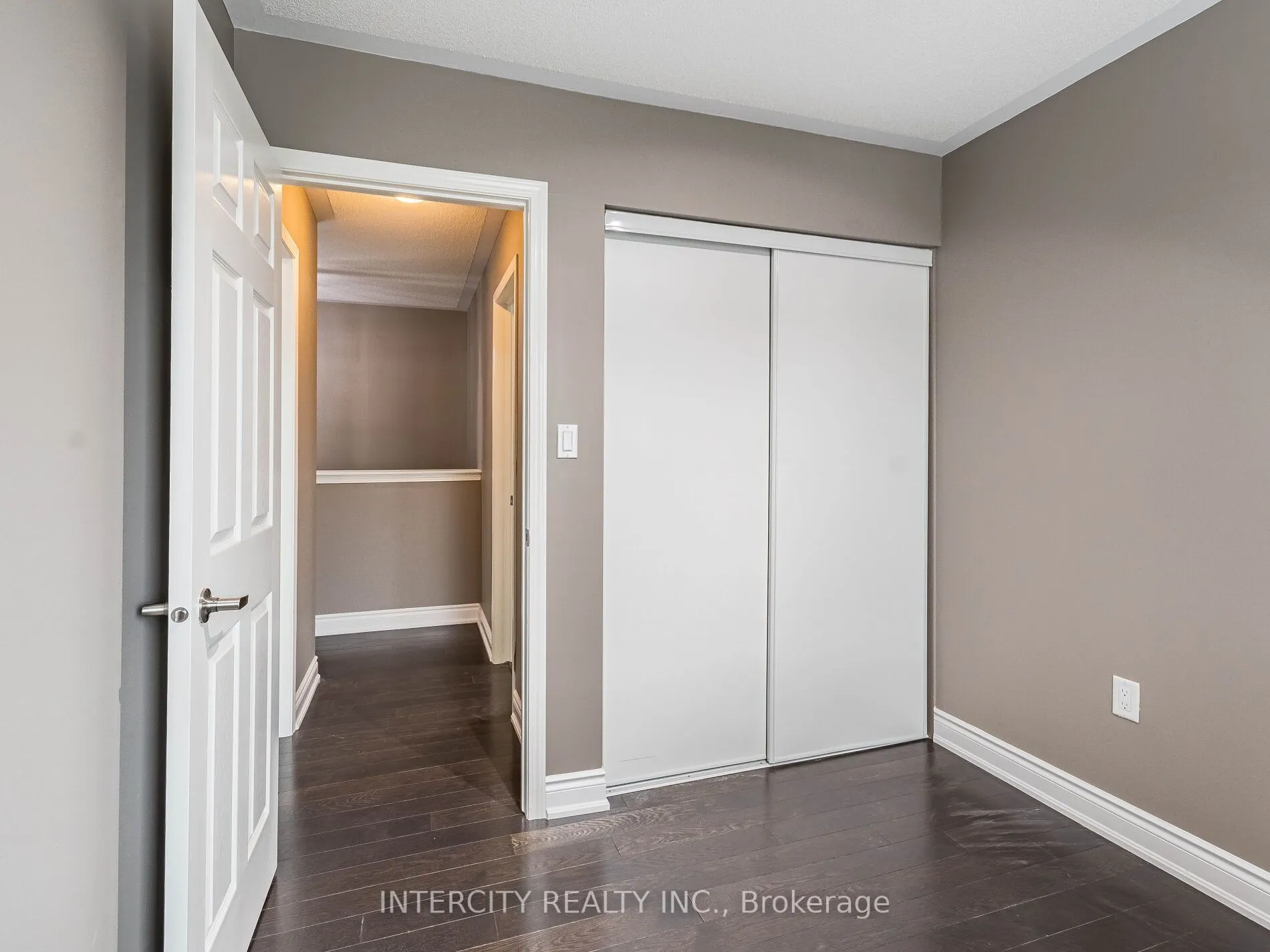 21 Vanhorne Close