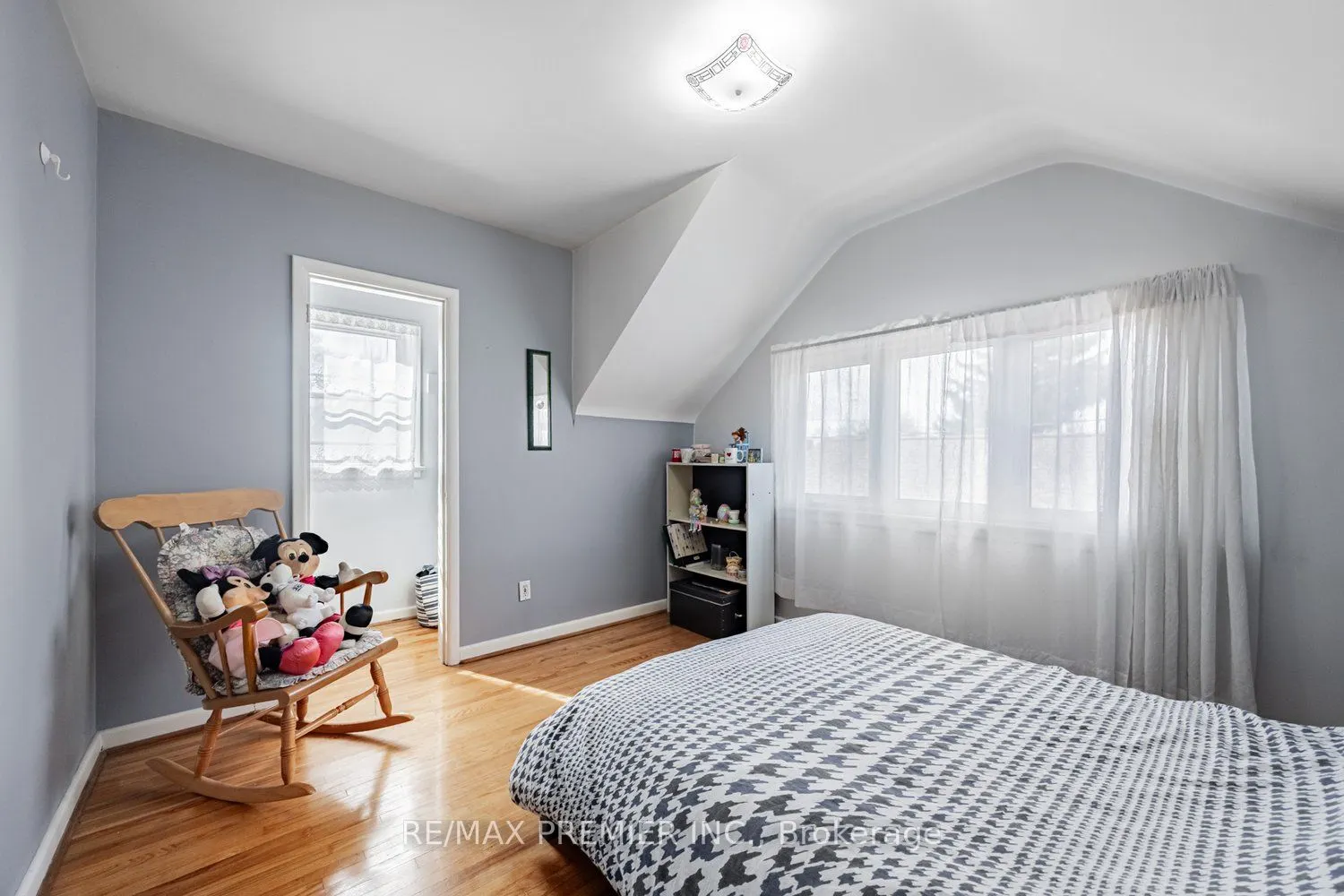 32 Genthorn Avenue