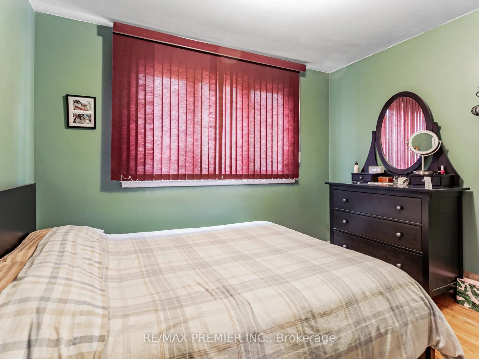 32 Genthorn Avenue