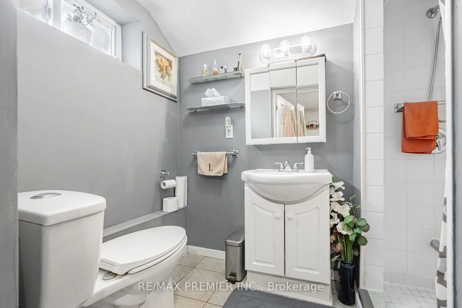 32 Genthorn Avenue