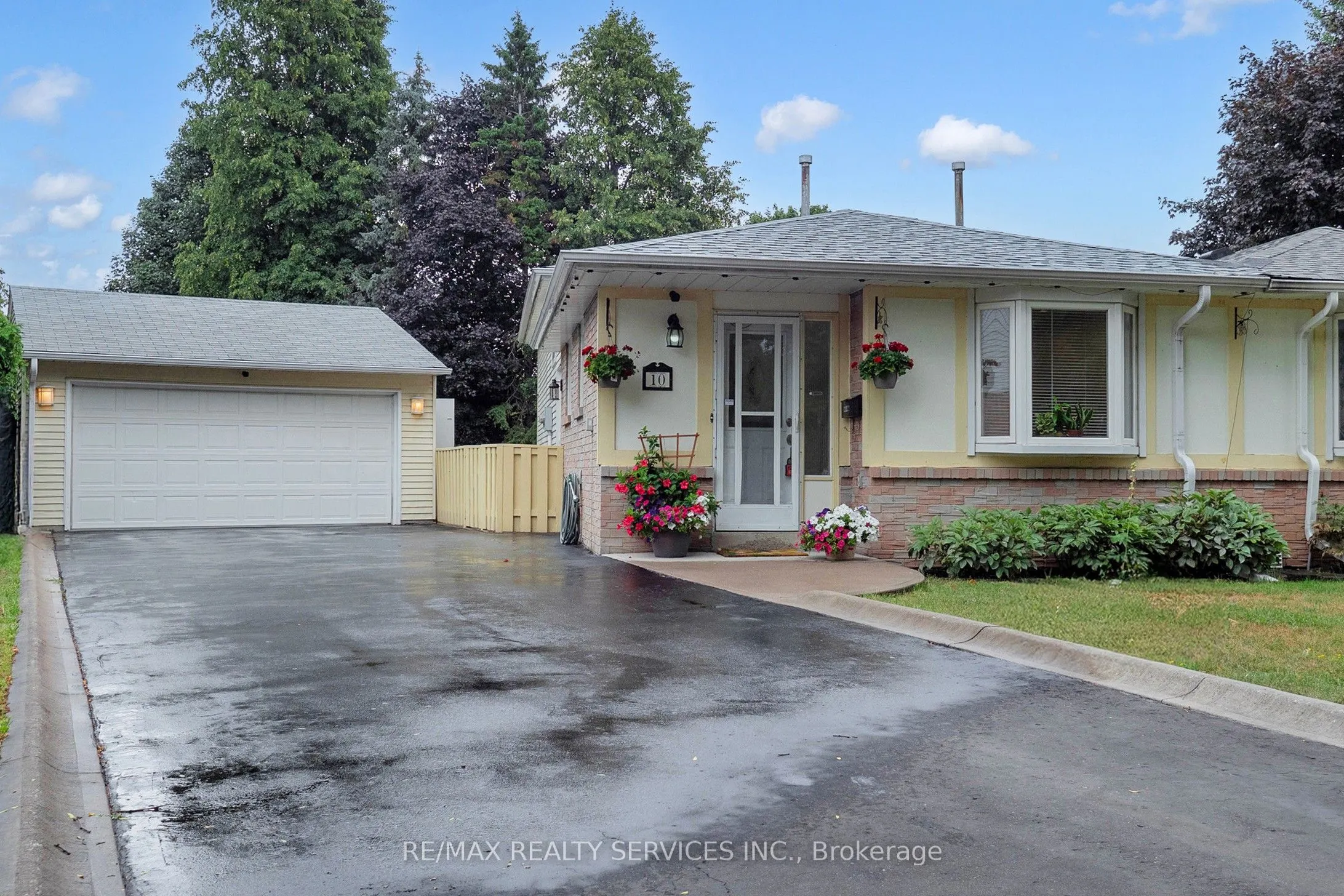 10 Minton Place