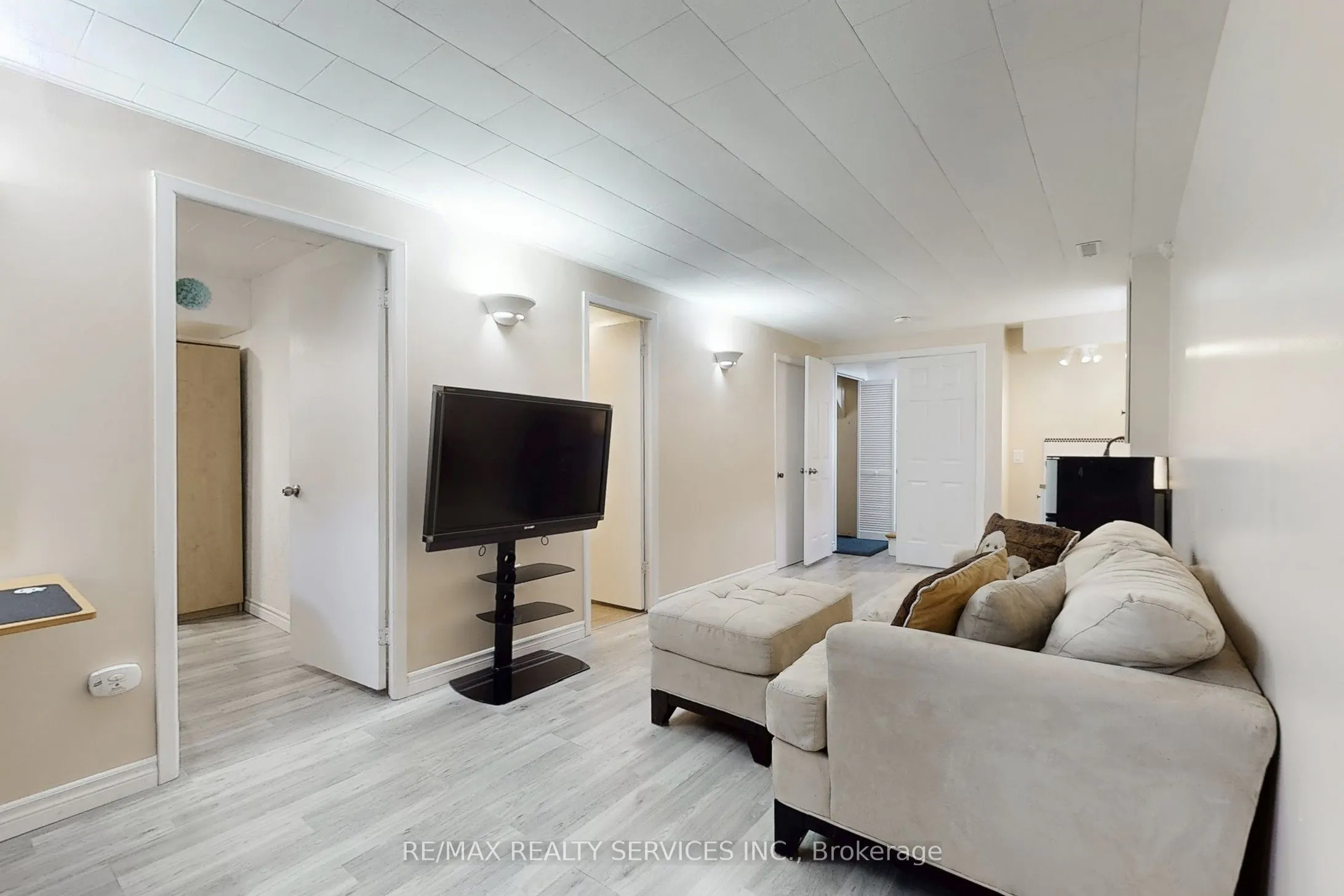 10 Minton Place