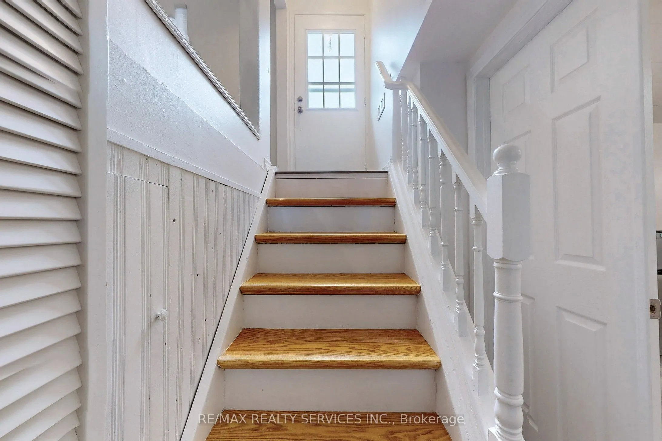 10 Minton Place
