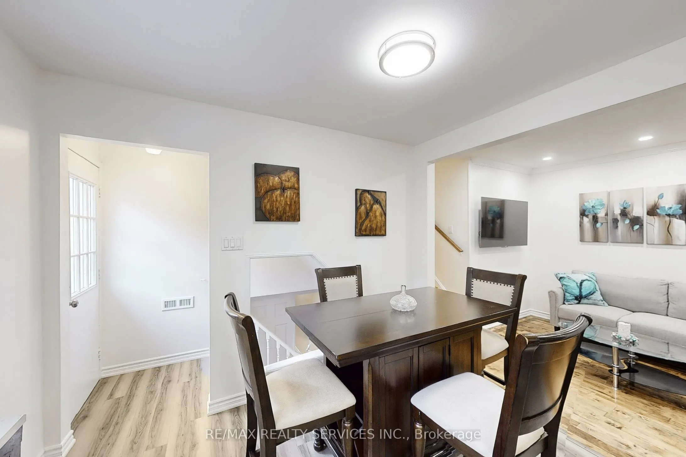 10 Minton Place
