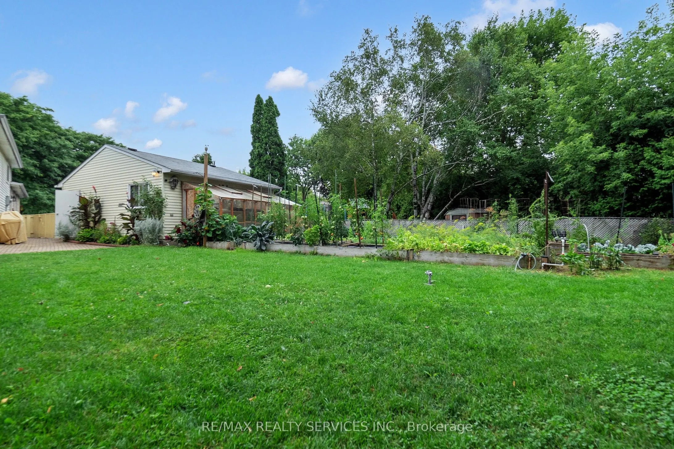 10 Minton Place