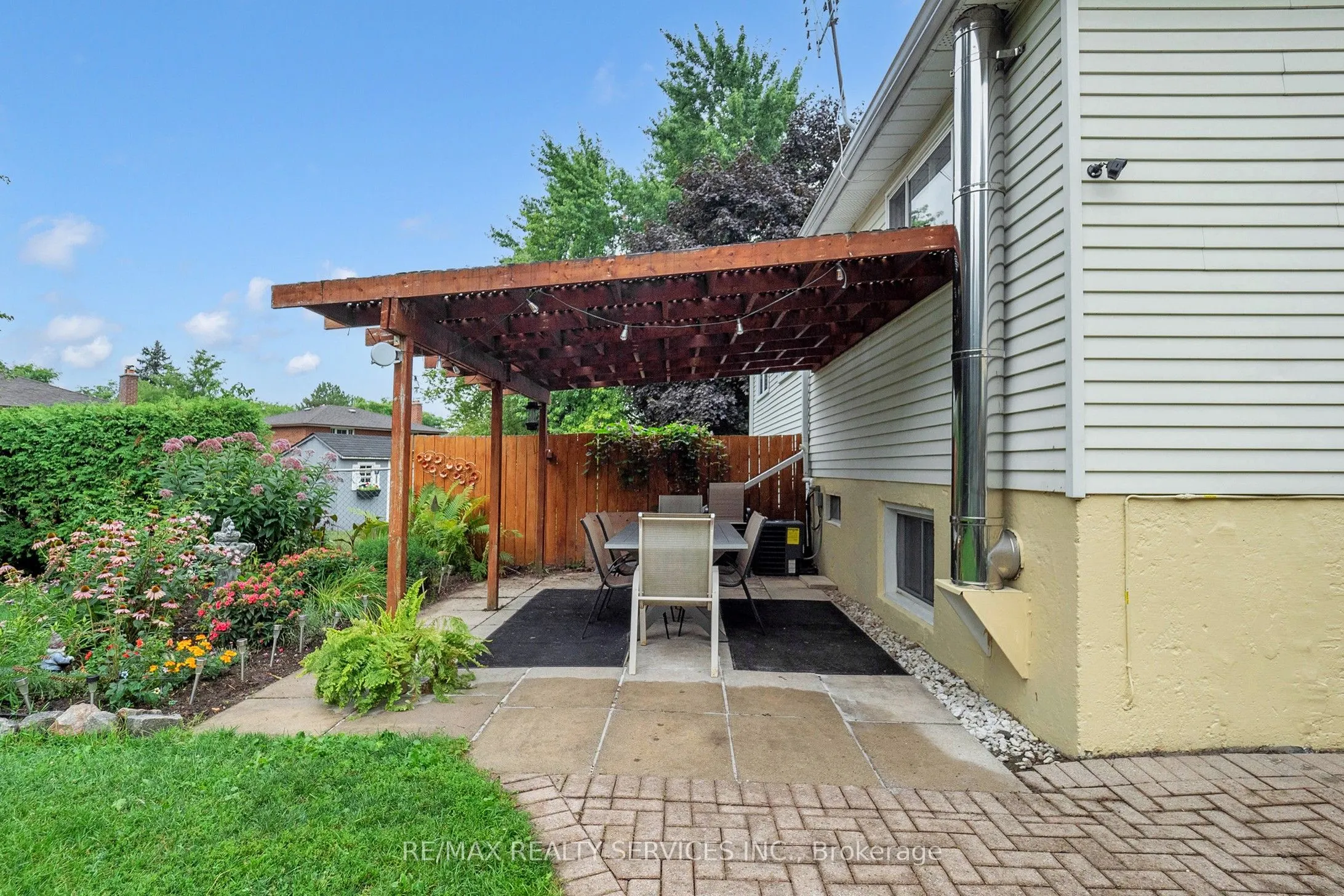 10 Minton Place