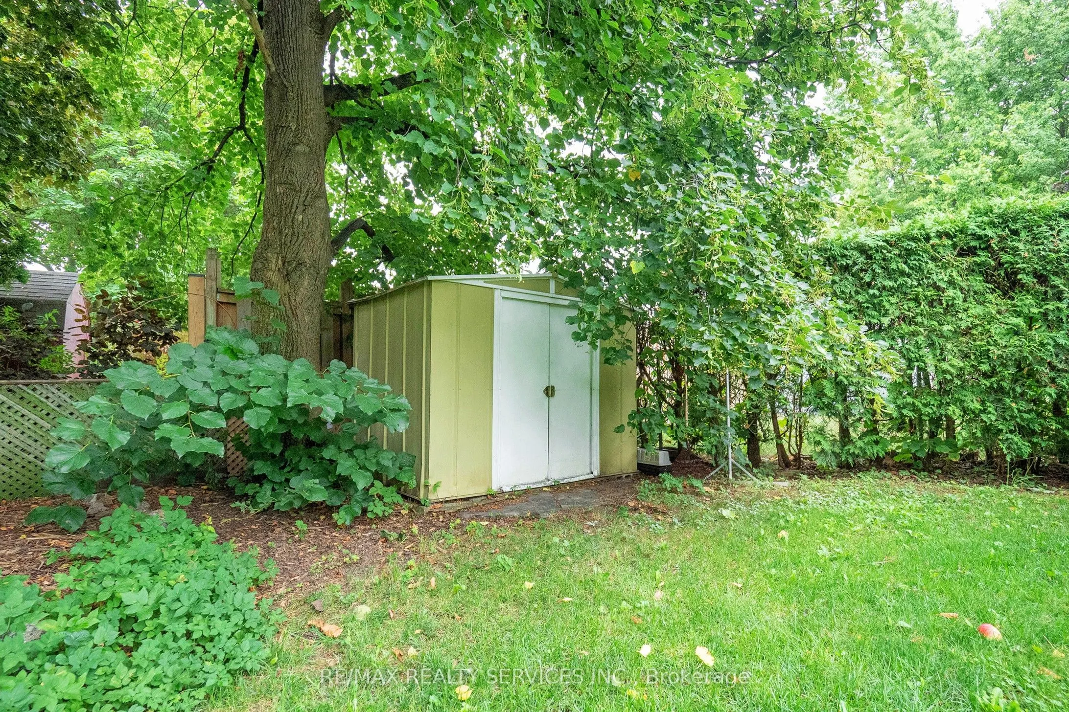 10 Minton Place