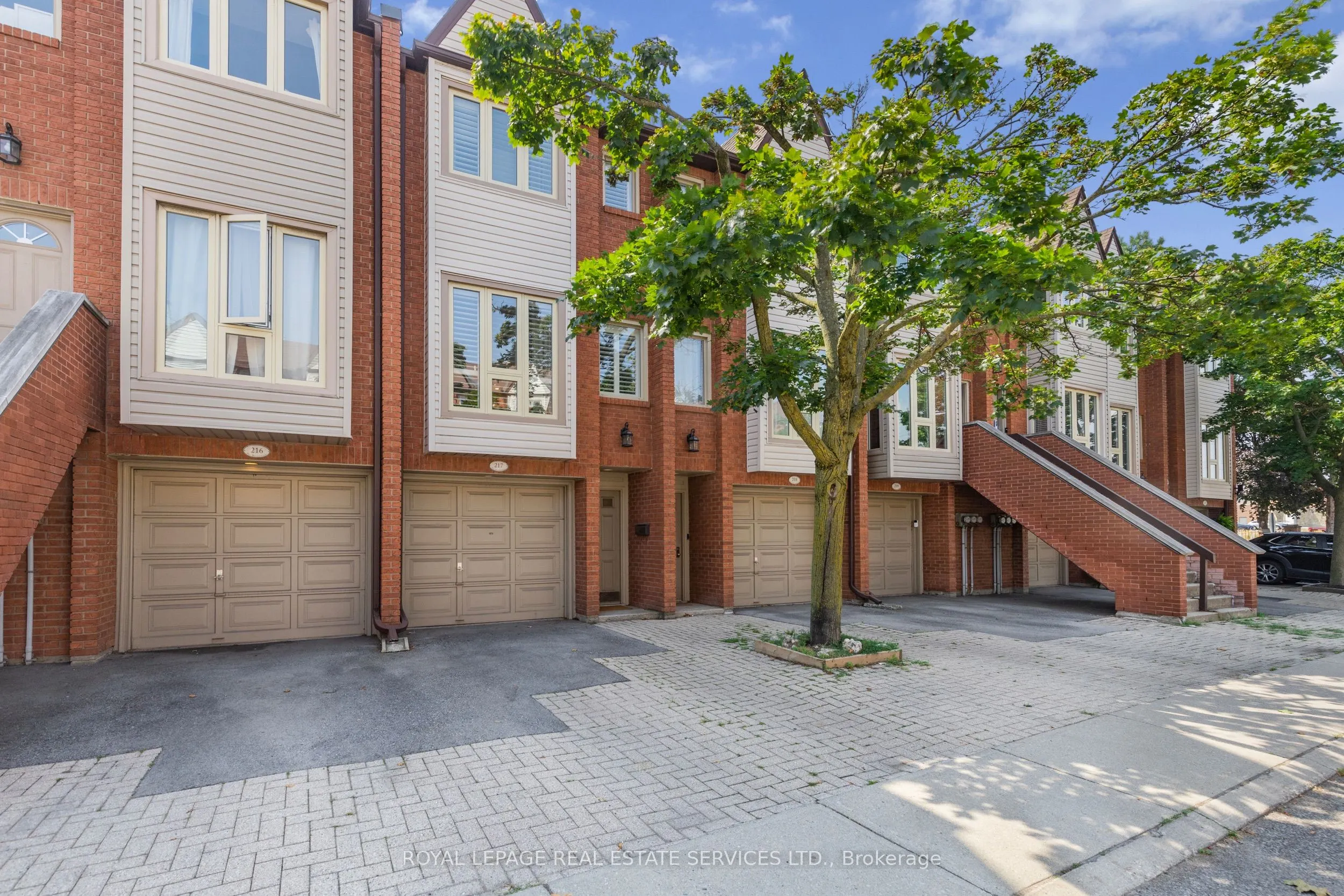 895 Maple Avenue, #217