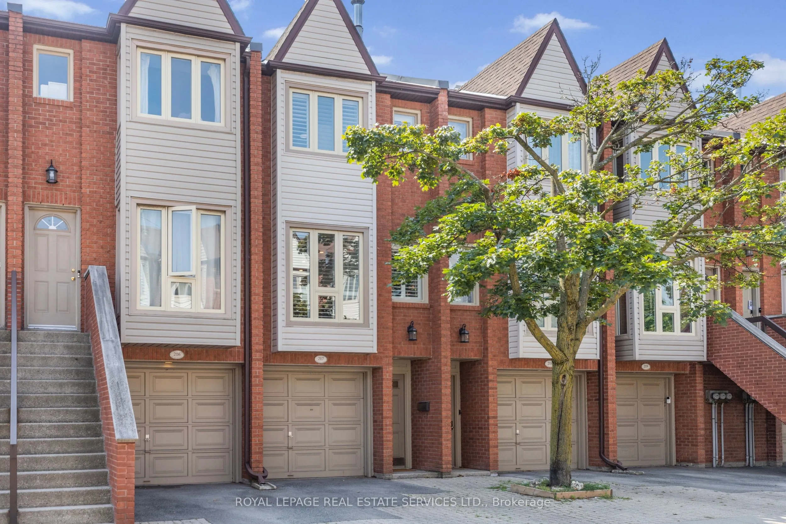 895 Maple Avenue, #217