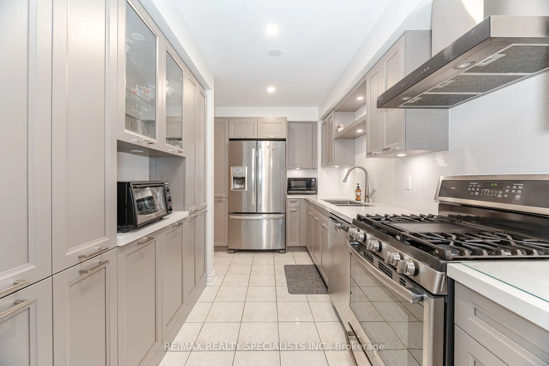 5480 Glen Erin Drive, #92