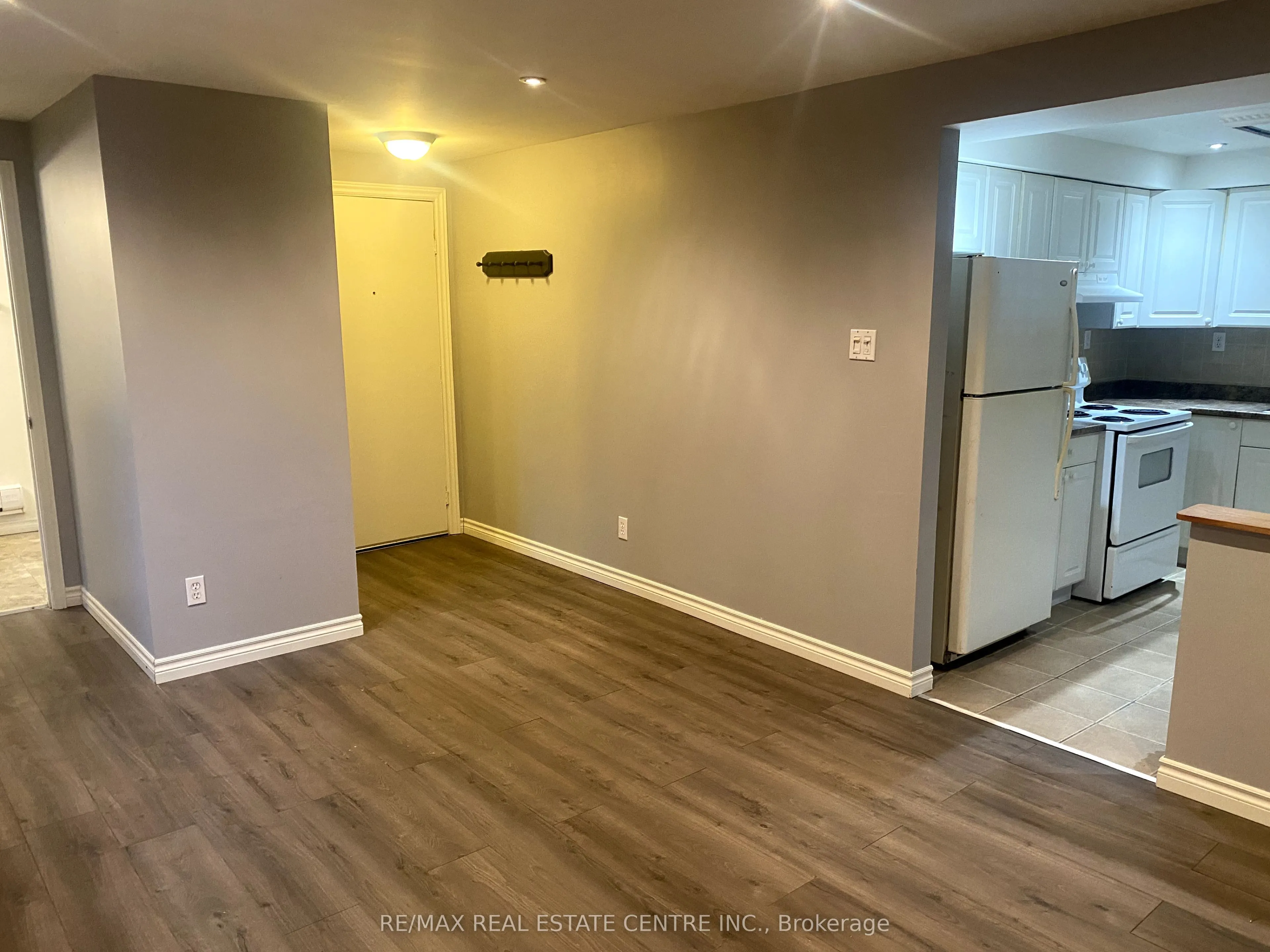 10 Steven Street, #Main