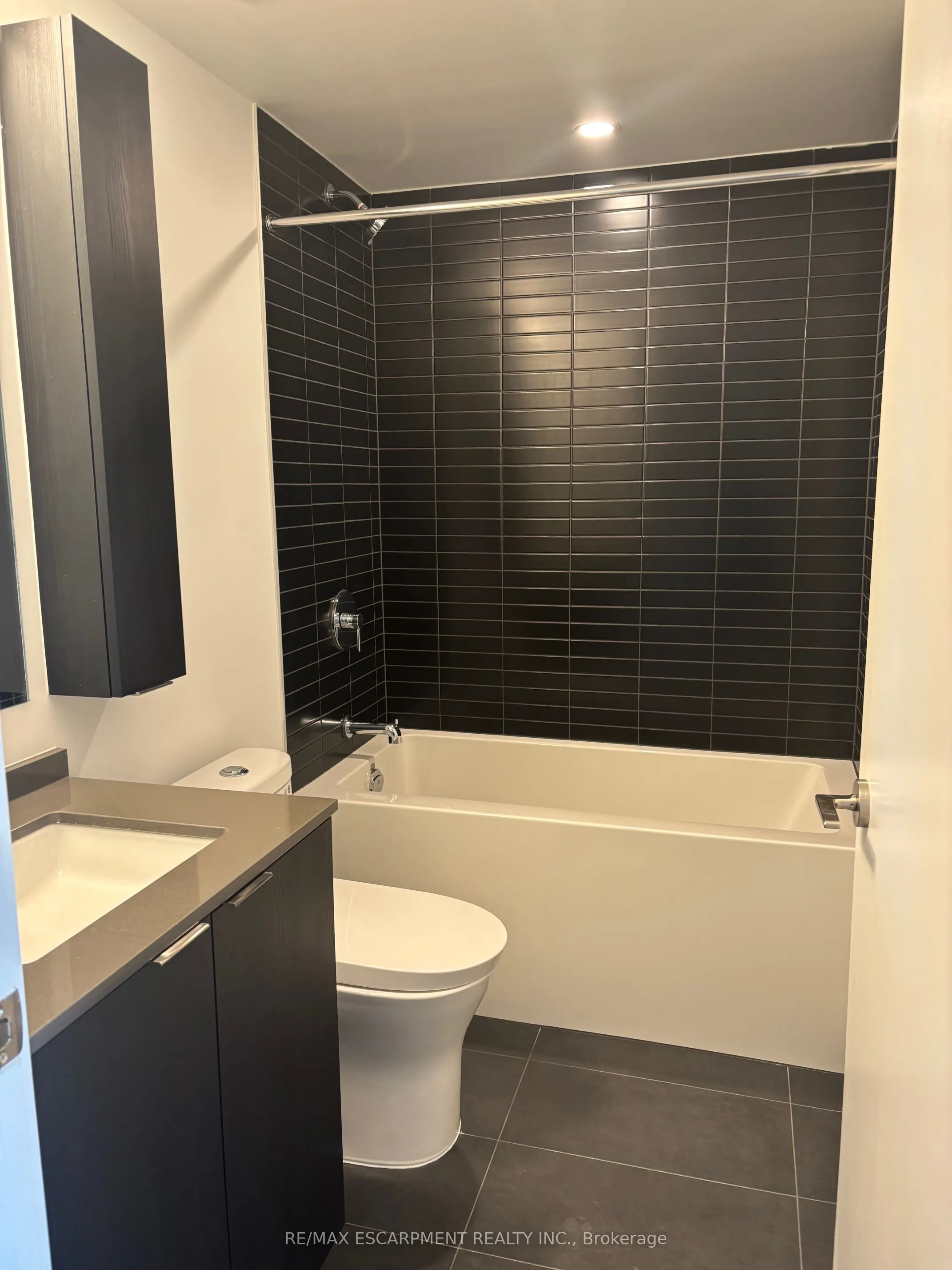 3009 Novar Road, #922