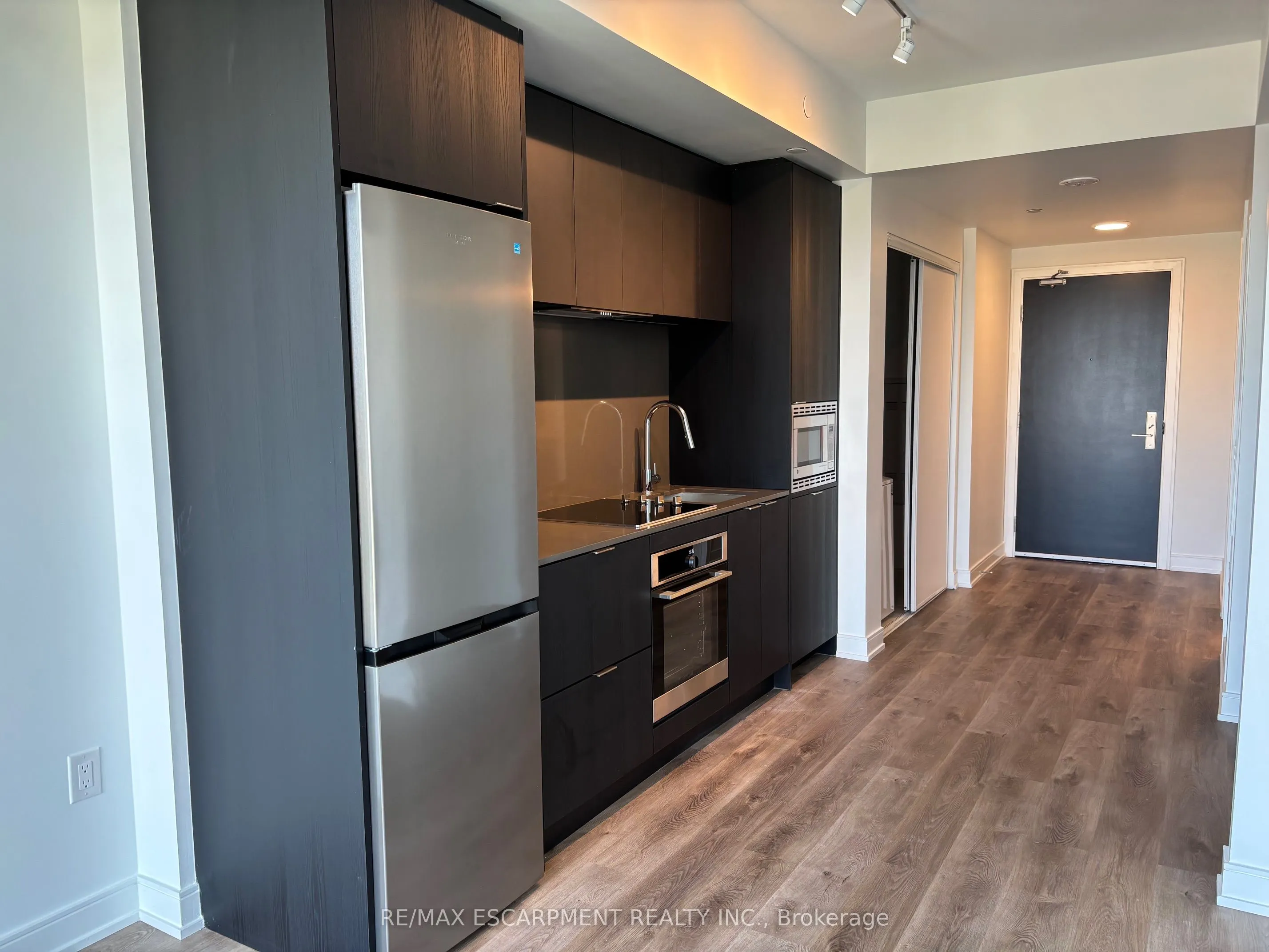 3009 Novar Road, #922