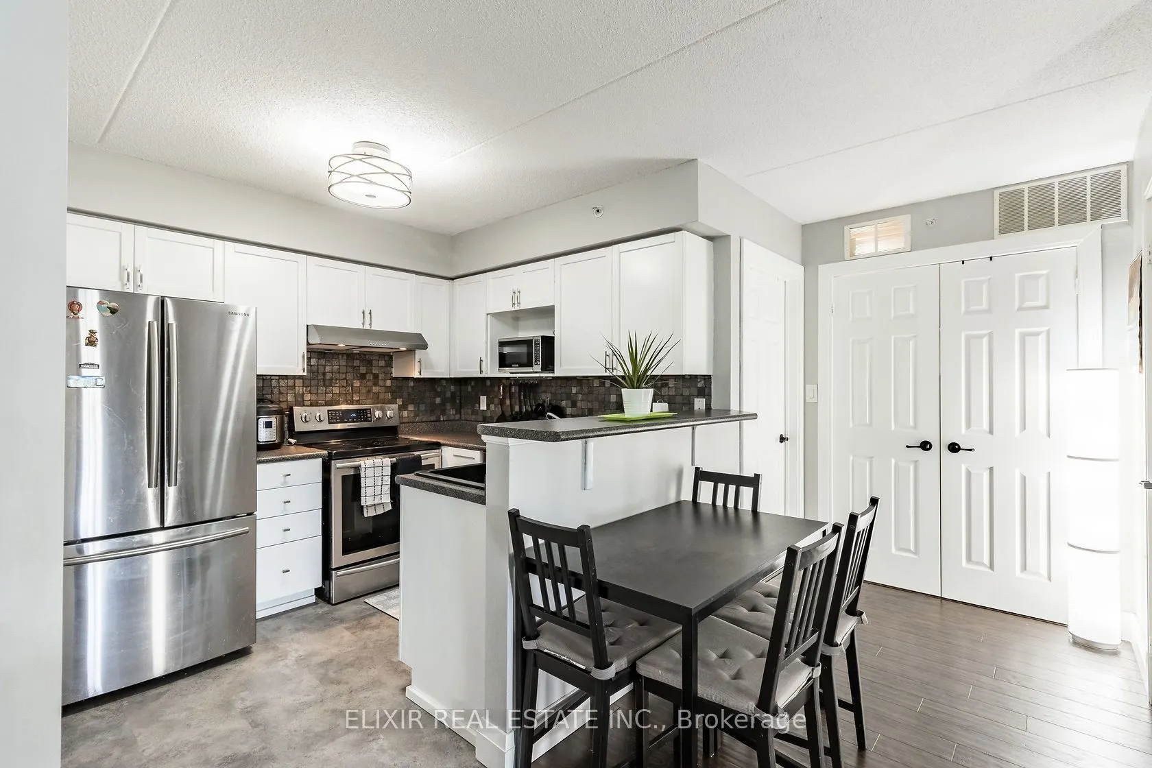 2065 Appleby Line, #106