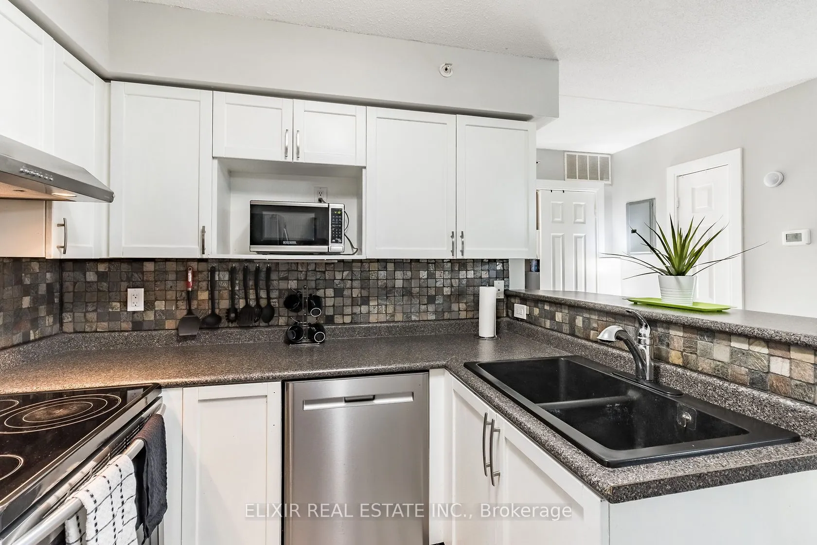 2065 Appleby Line, #106
