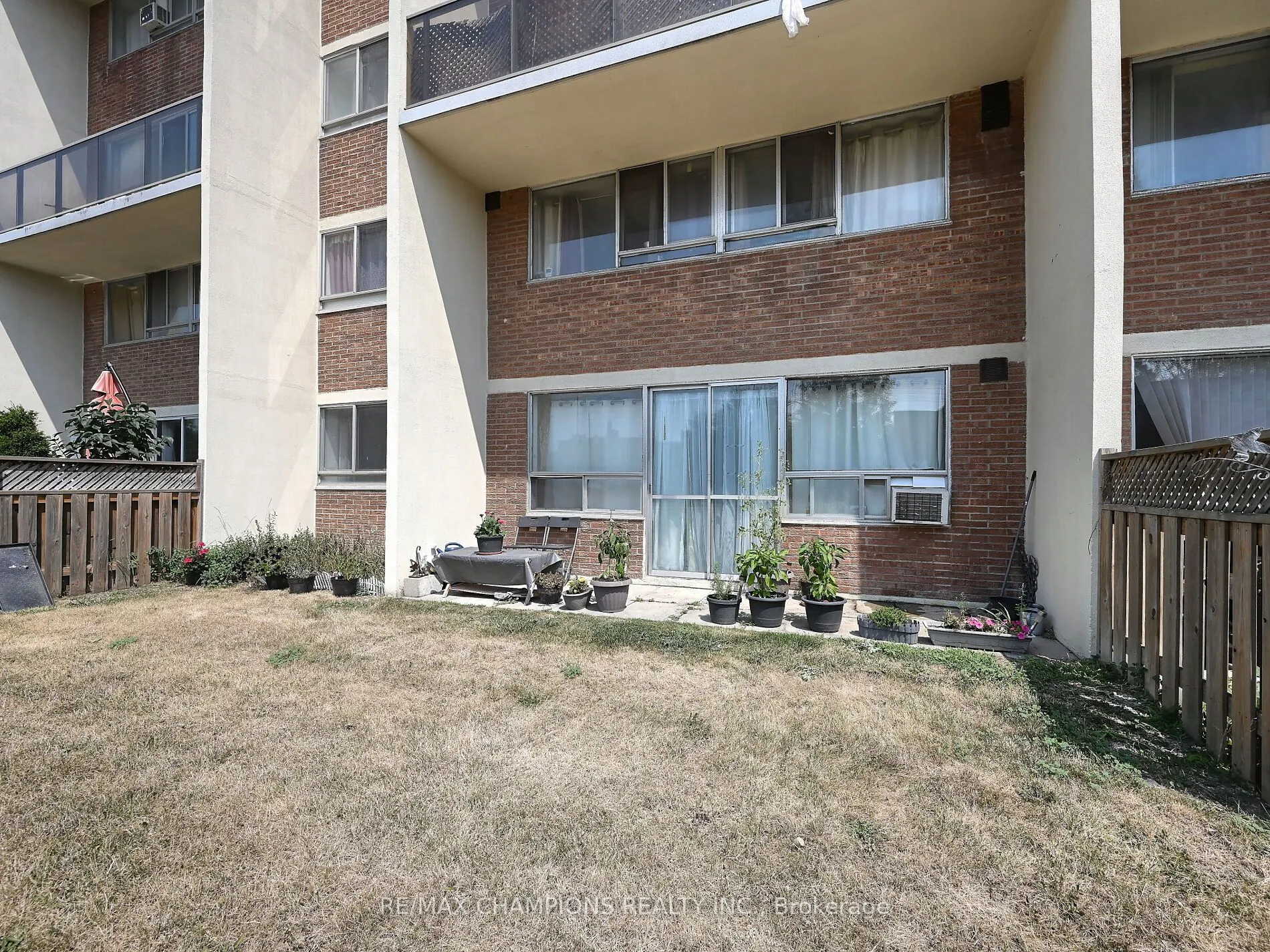 1050 Stainton Drive E, #112