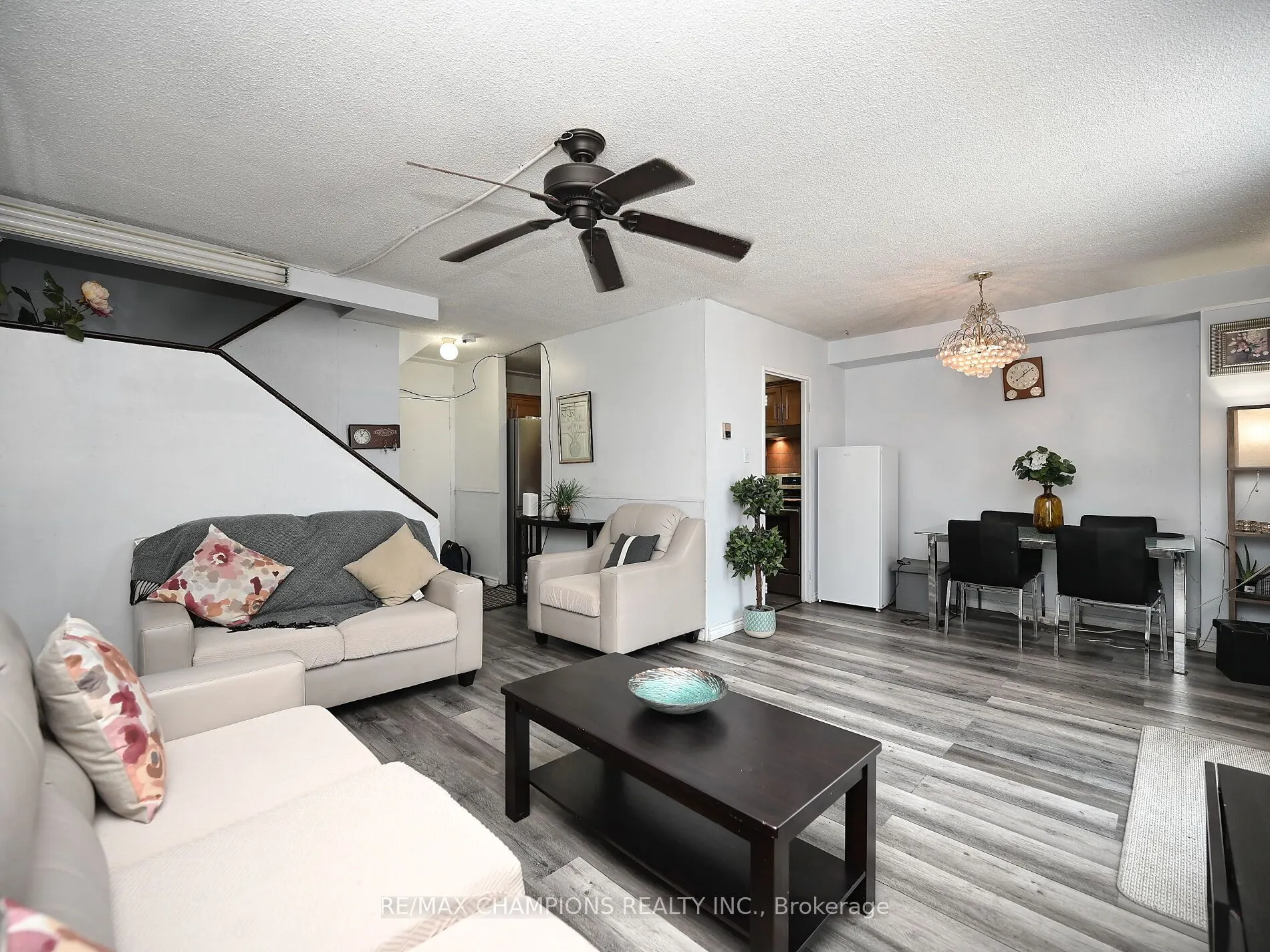 1050 Stainton Drive E, #112