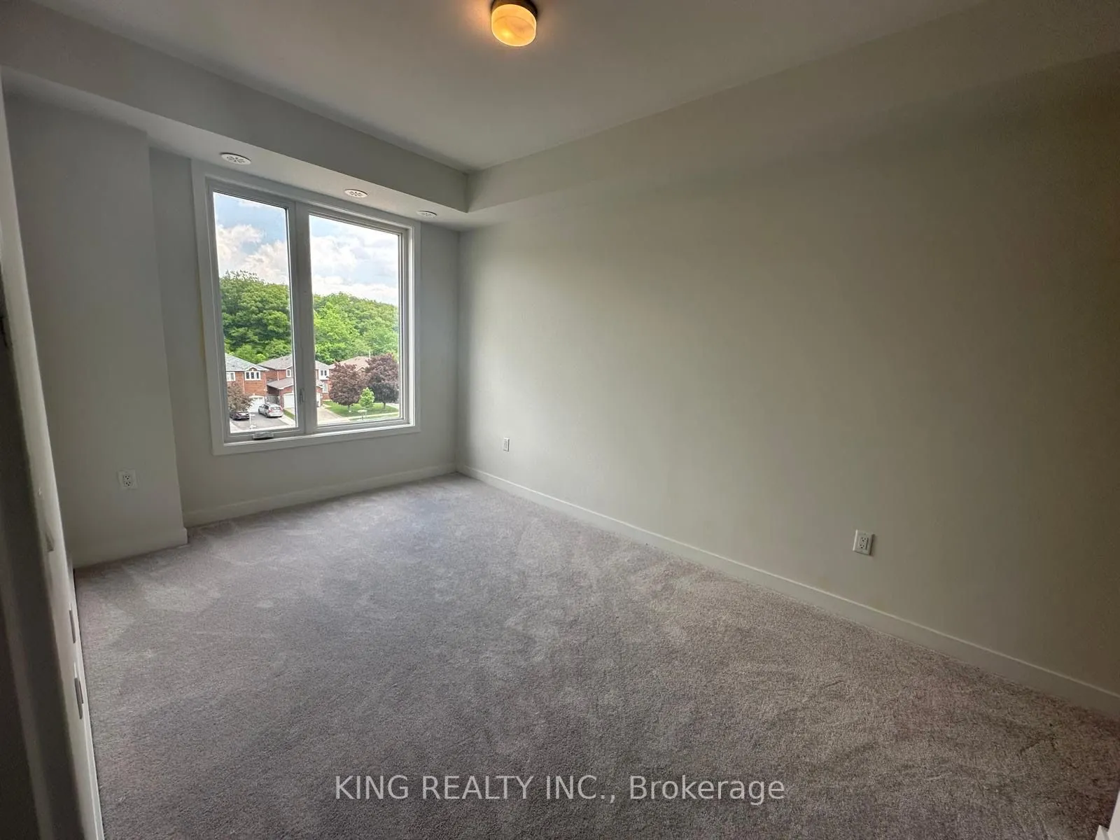 3566 Colonial Drive, #15
