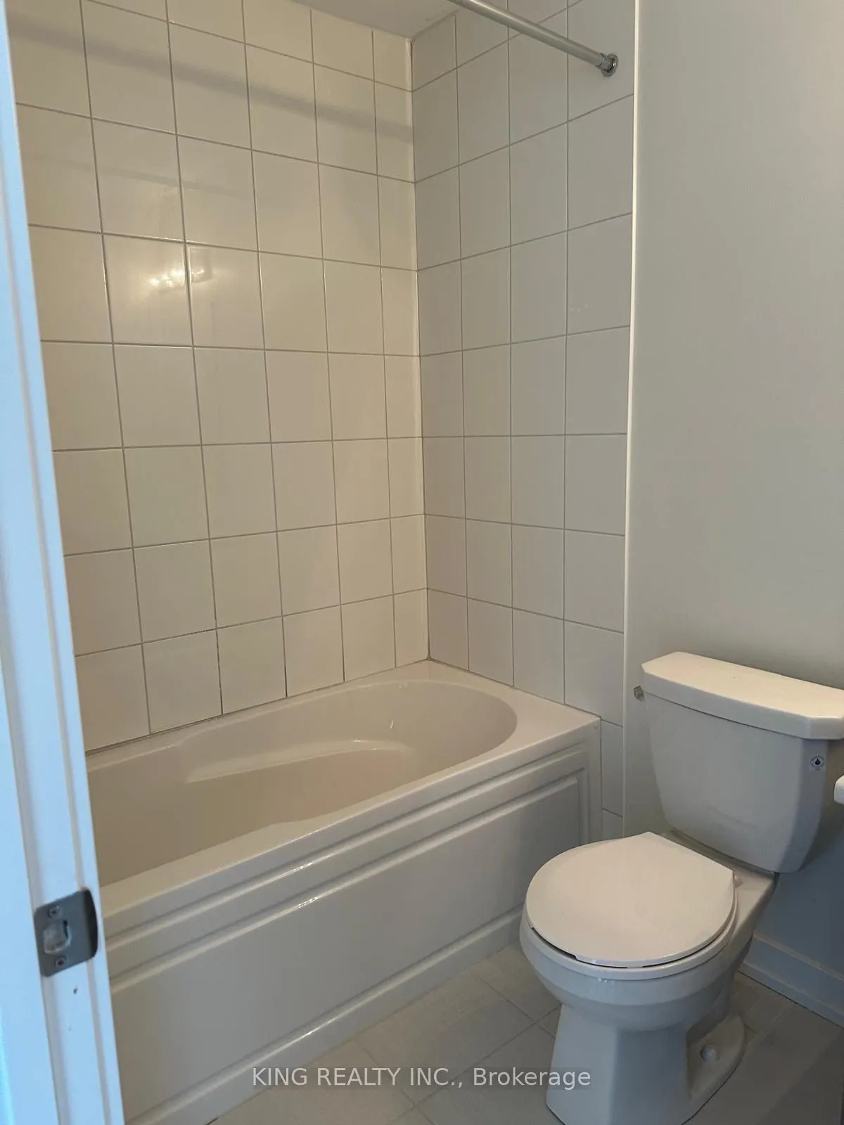 3566 Colonial Drive, #15