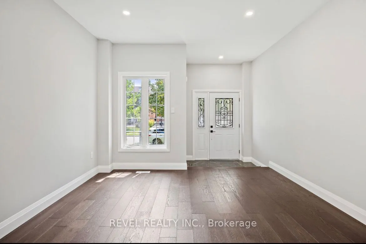 19 Masters Green Crescent, #Main