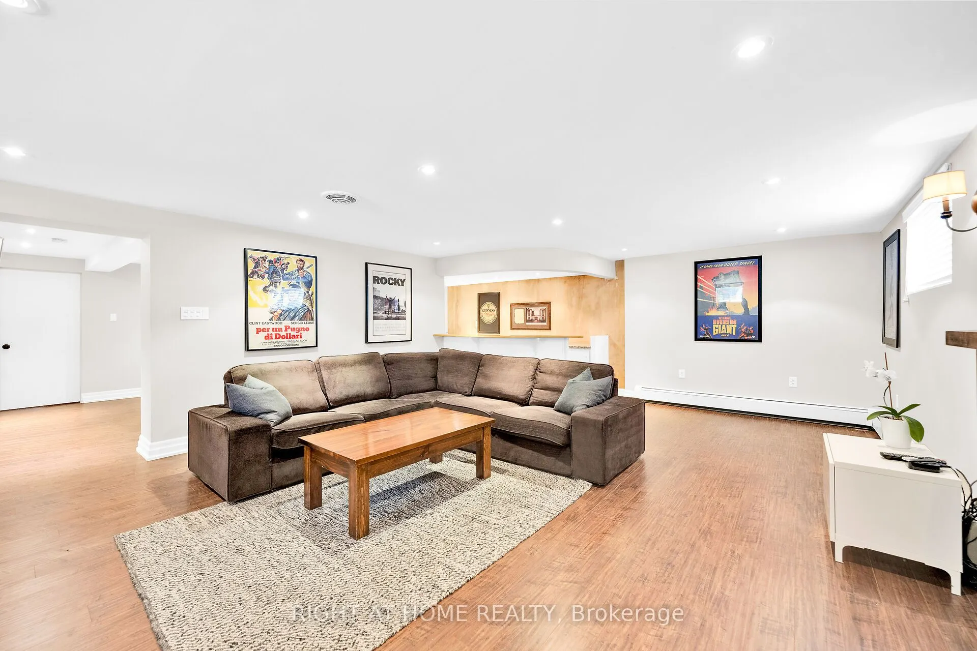 655 Gayne Boulevard