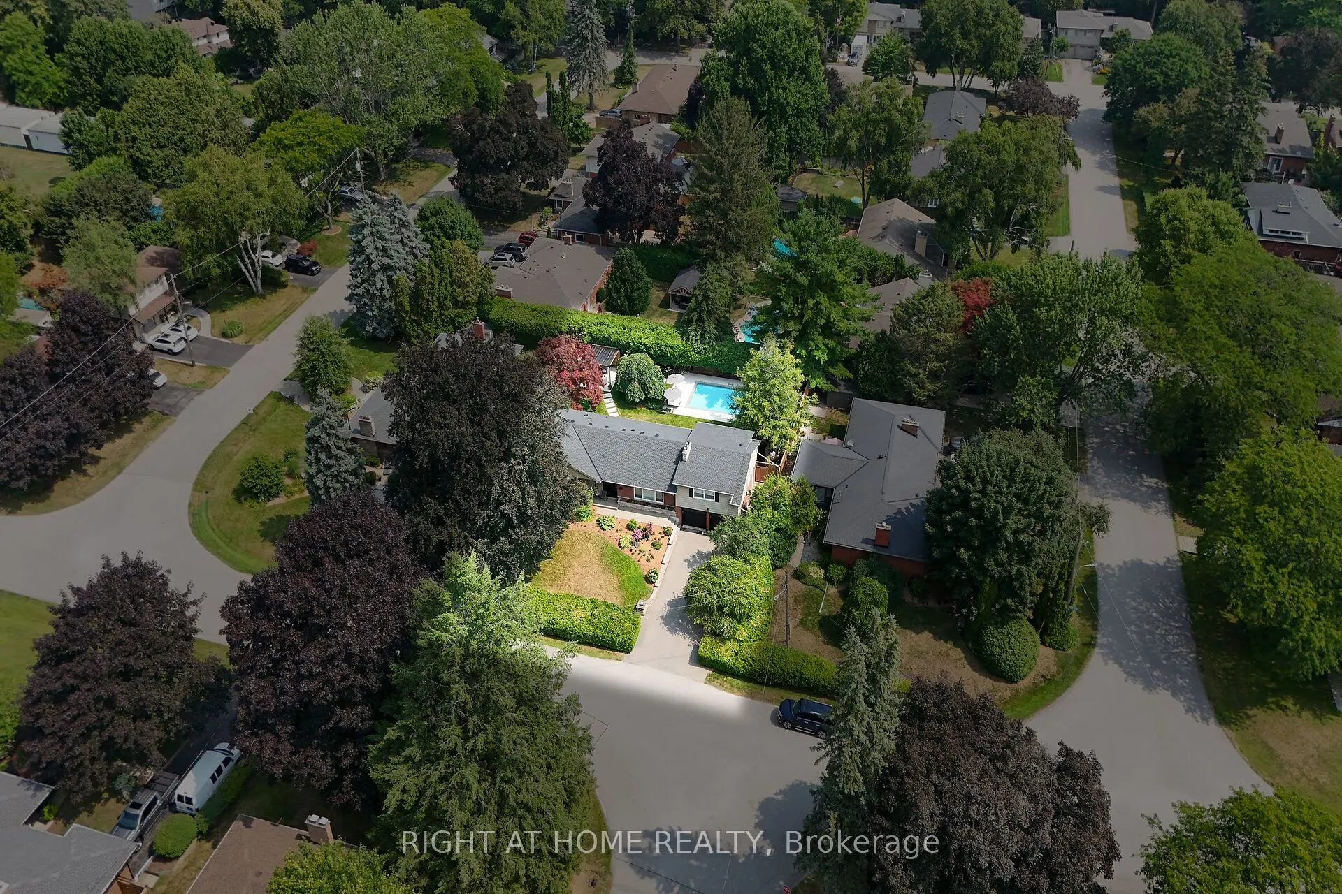655 Gayne Boulevard