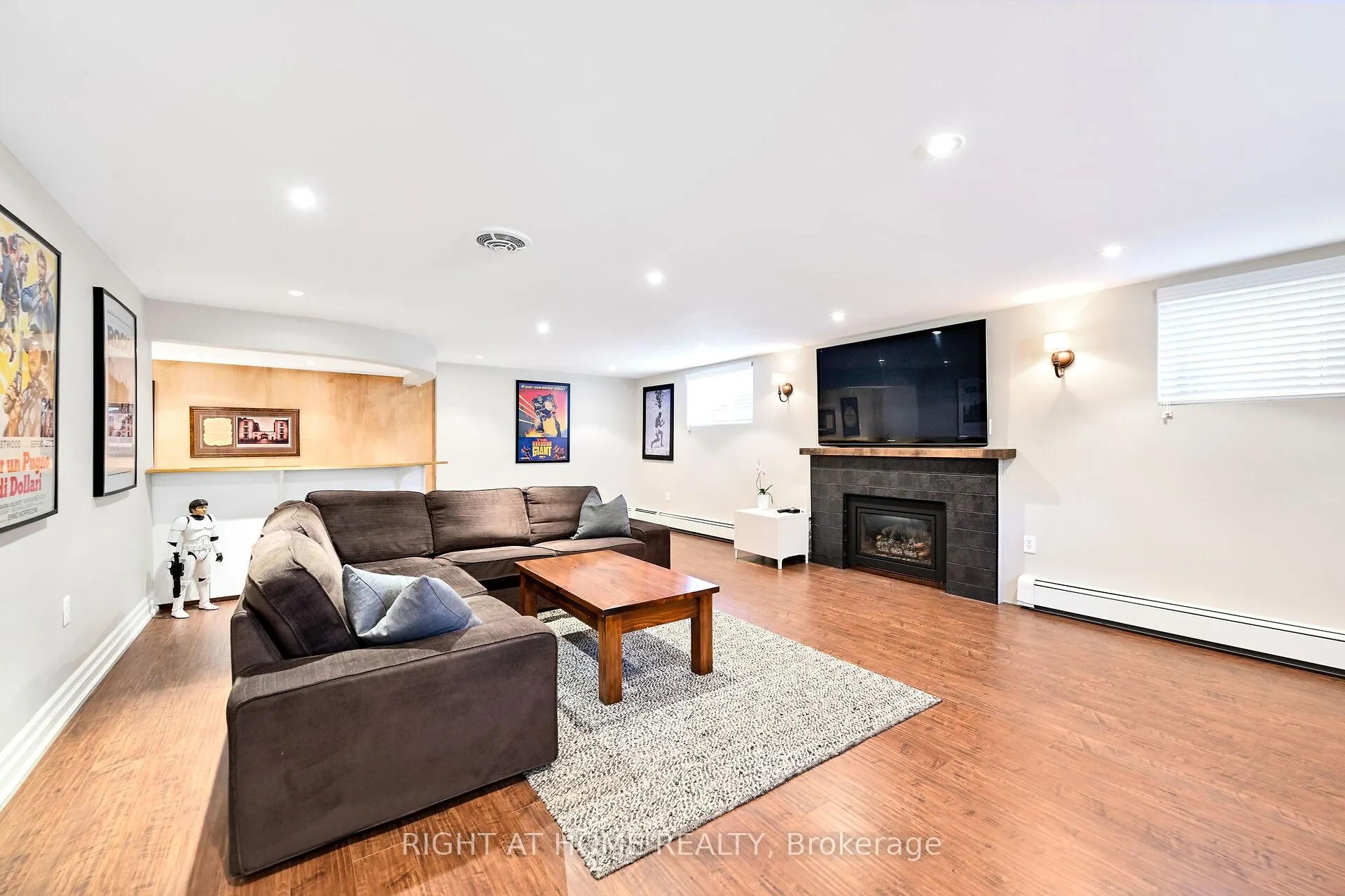 655 Gayne Boulevard