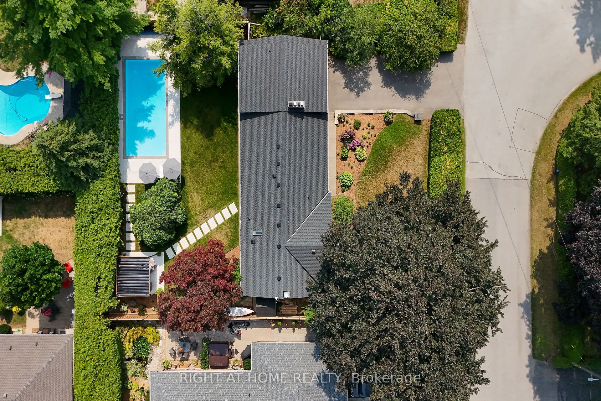 655 Gayne Boulevard