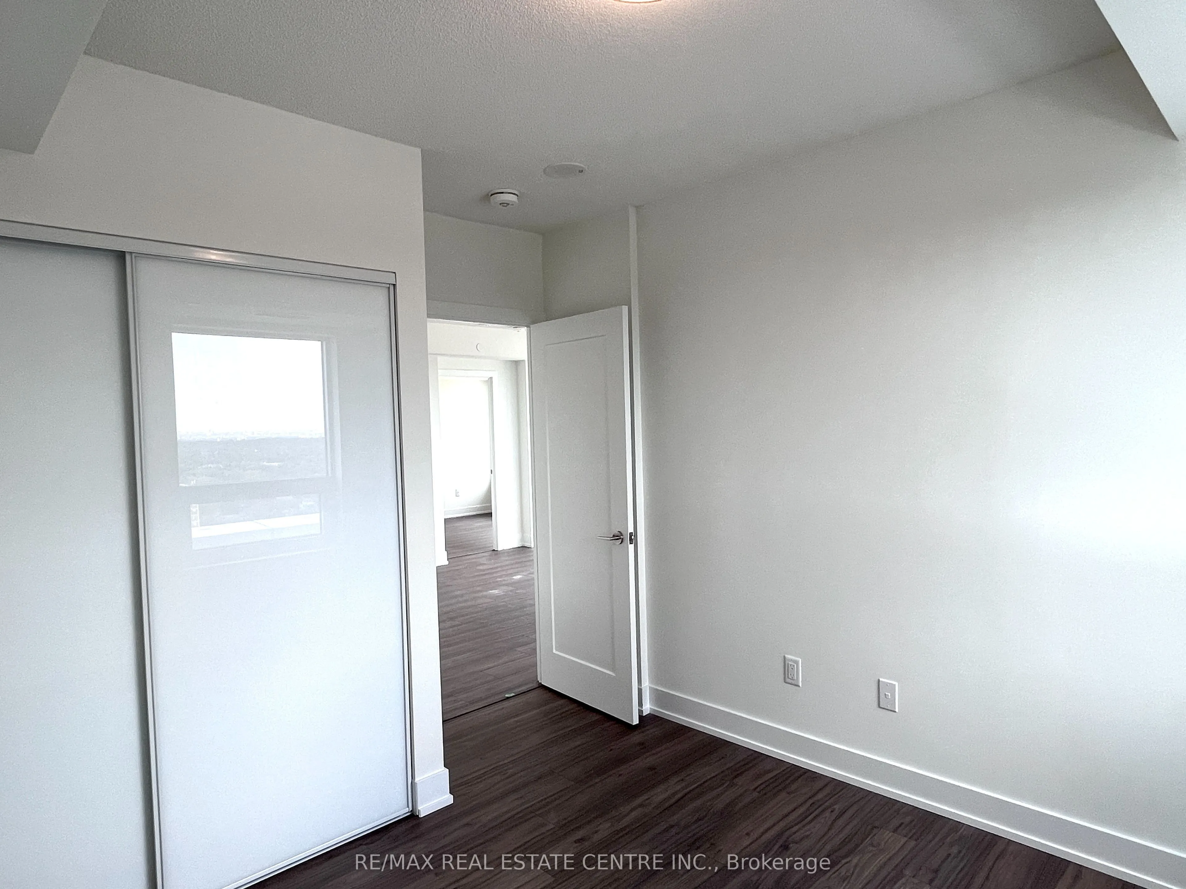 10 Eva Road, #2506