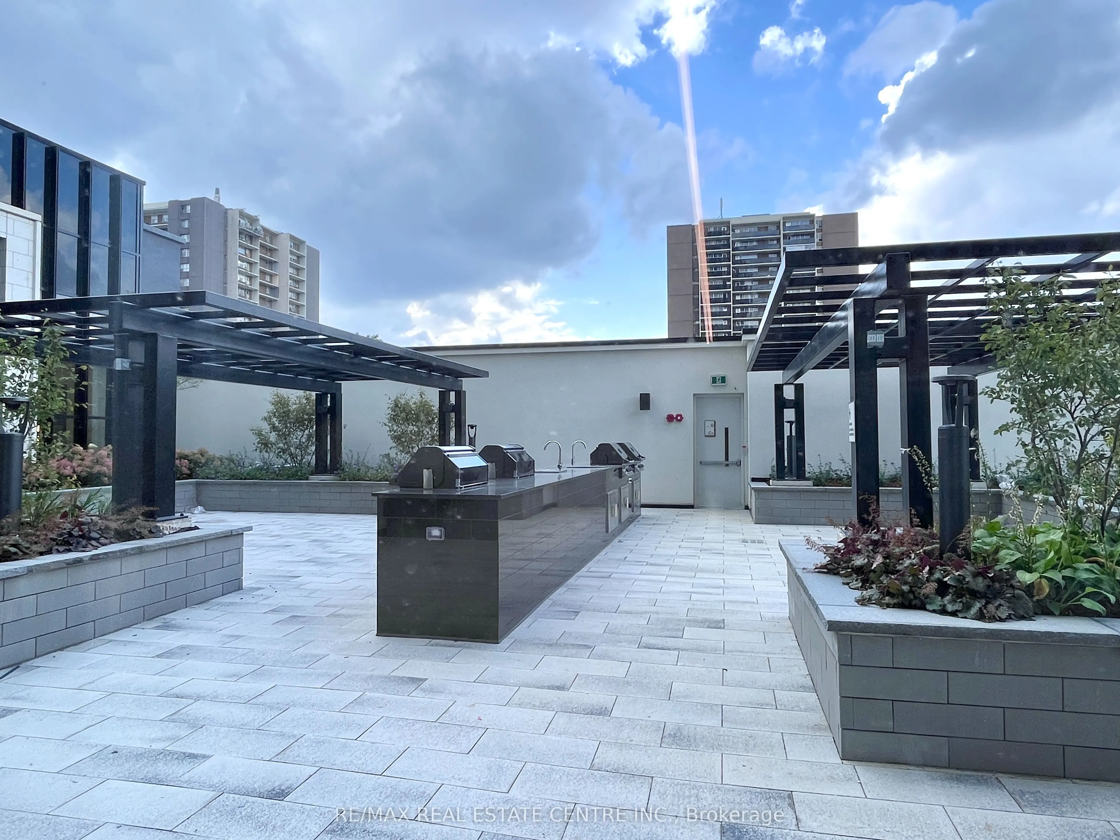 10 Eva Road, #2506
