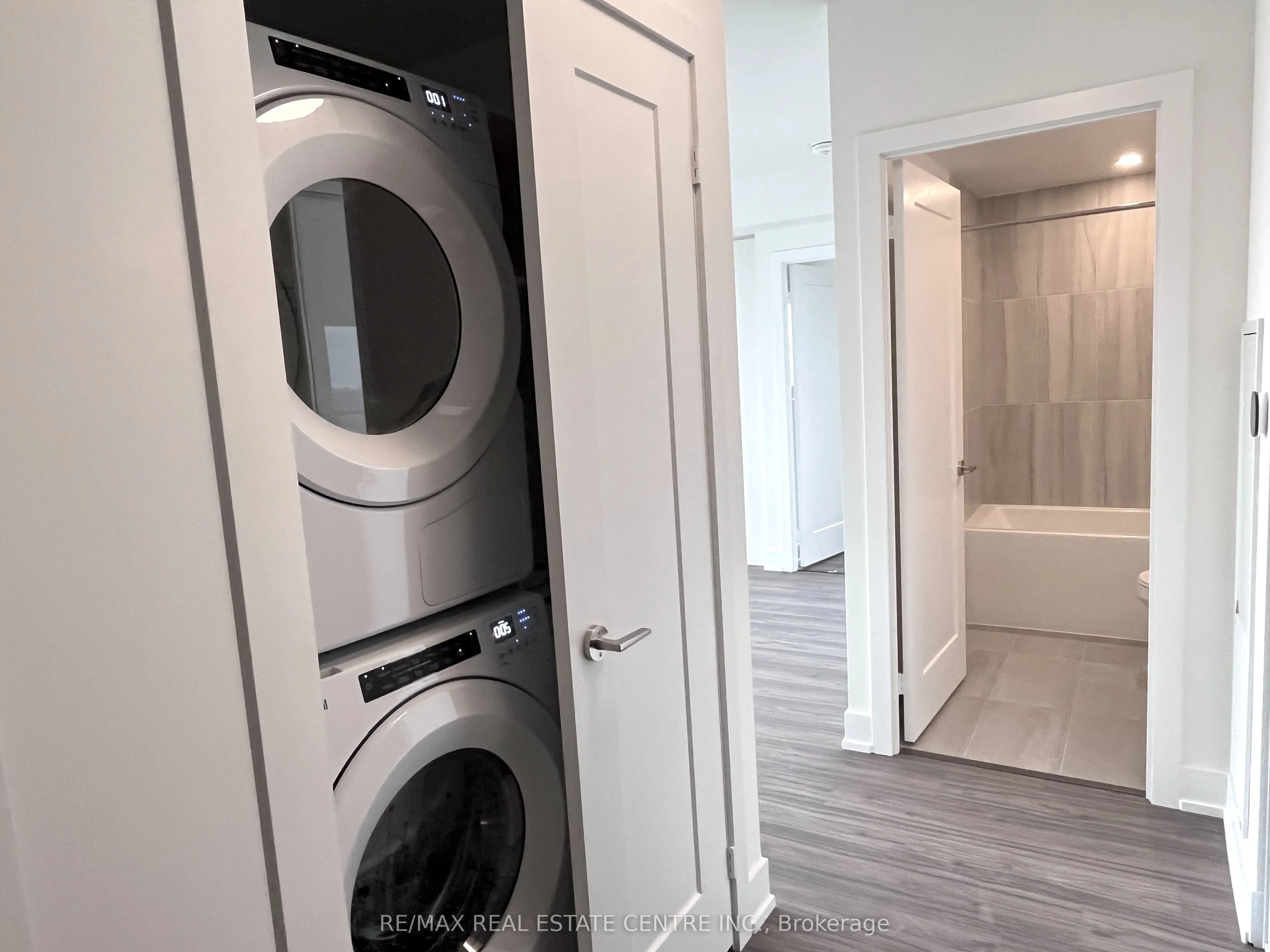 10 Eva Road, #2506