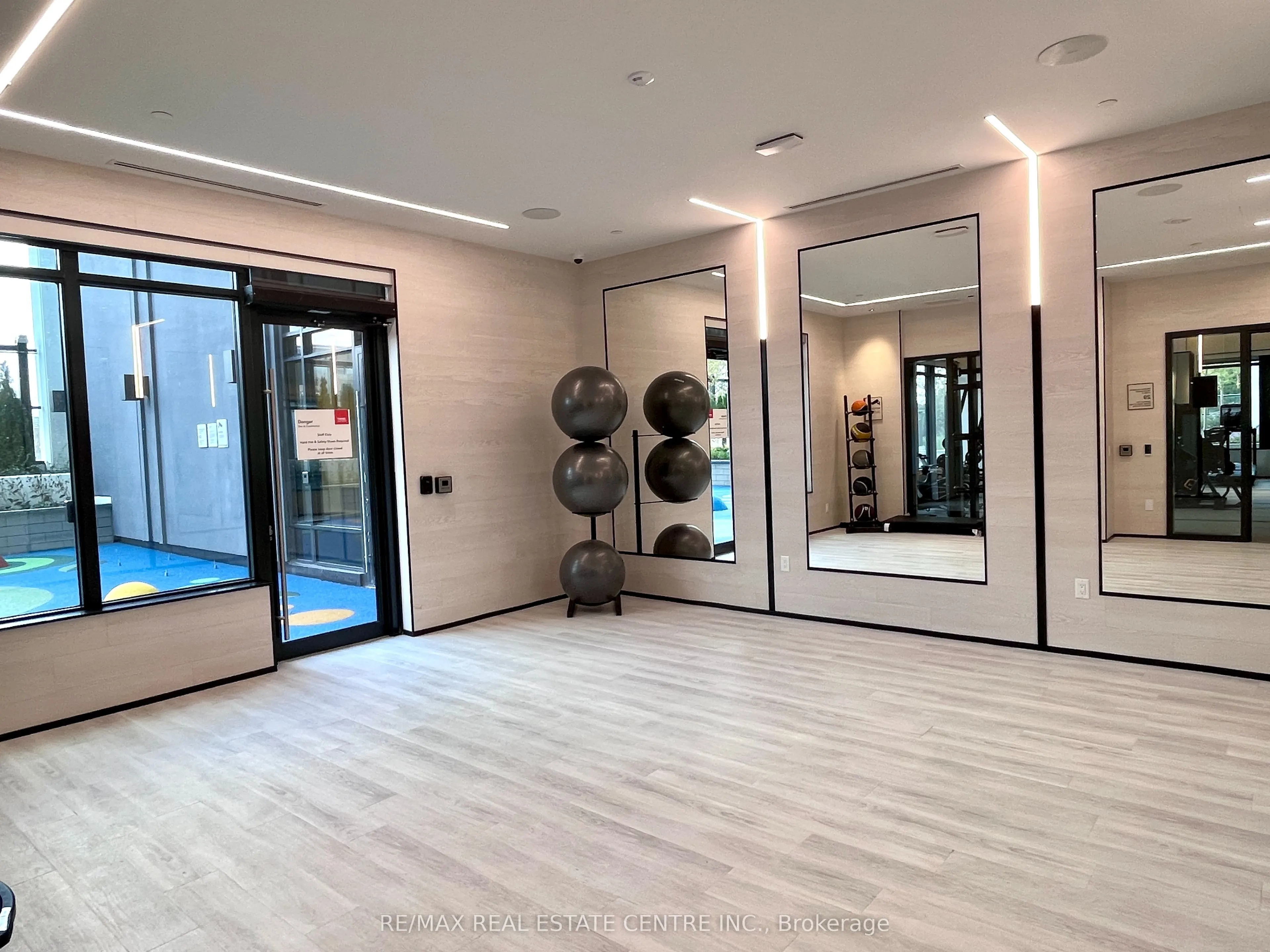 10 Eva Road, #2506