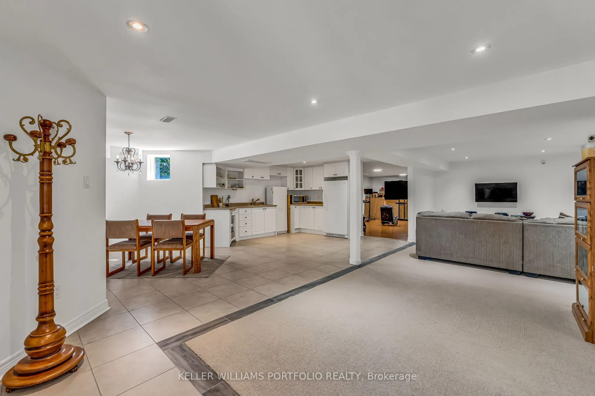 8 Vista View Court