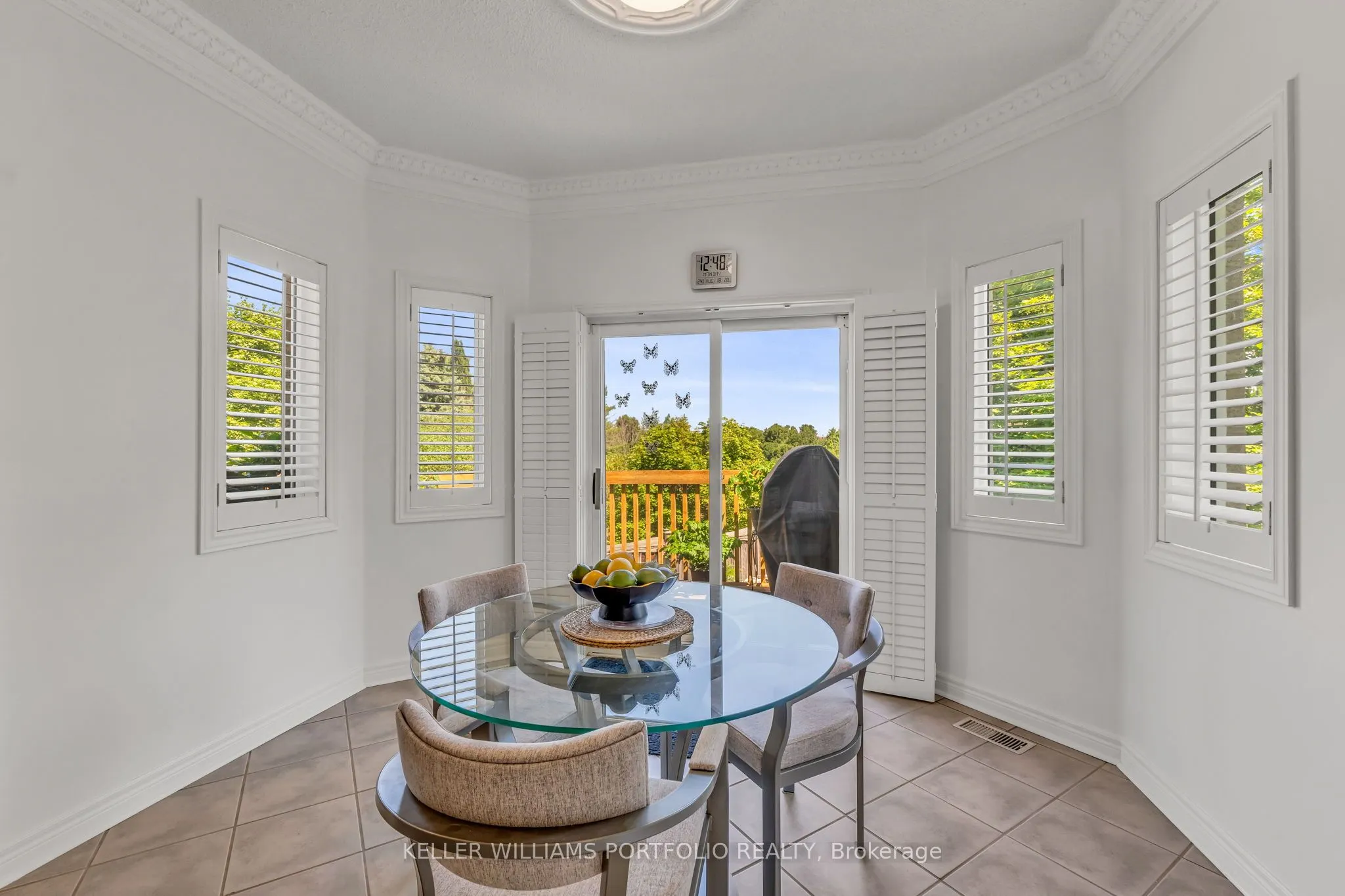 8 Vista View Court