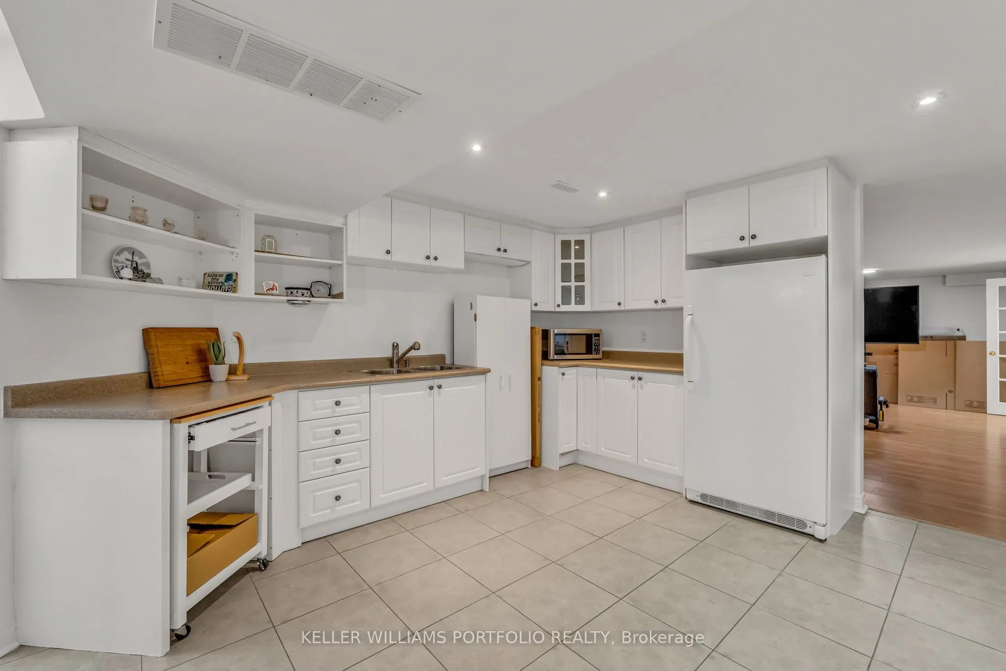 8 Vista View Court