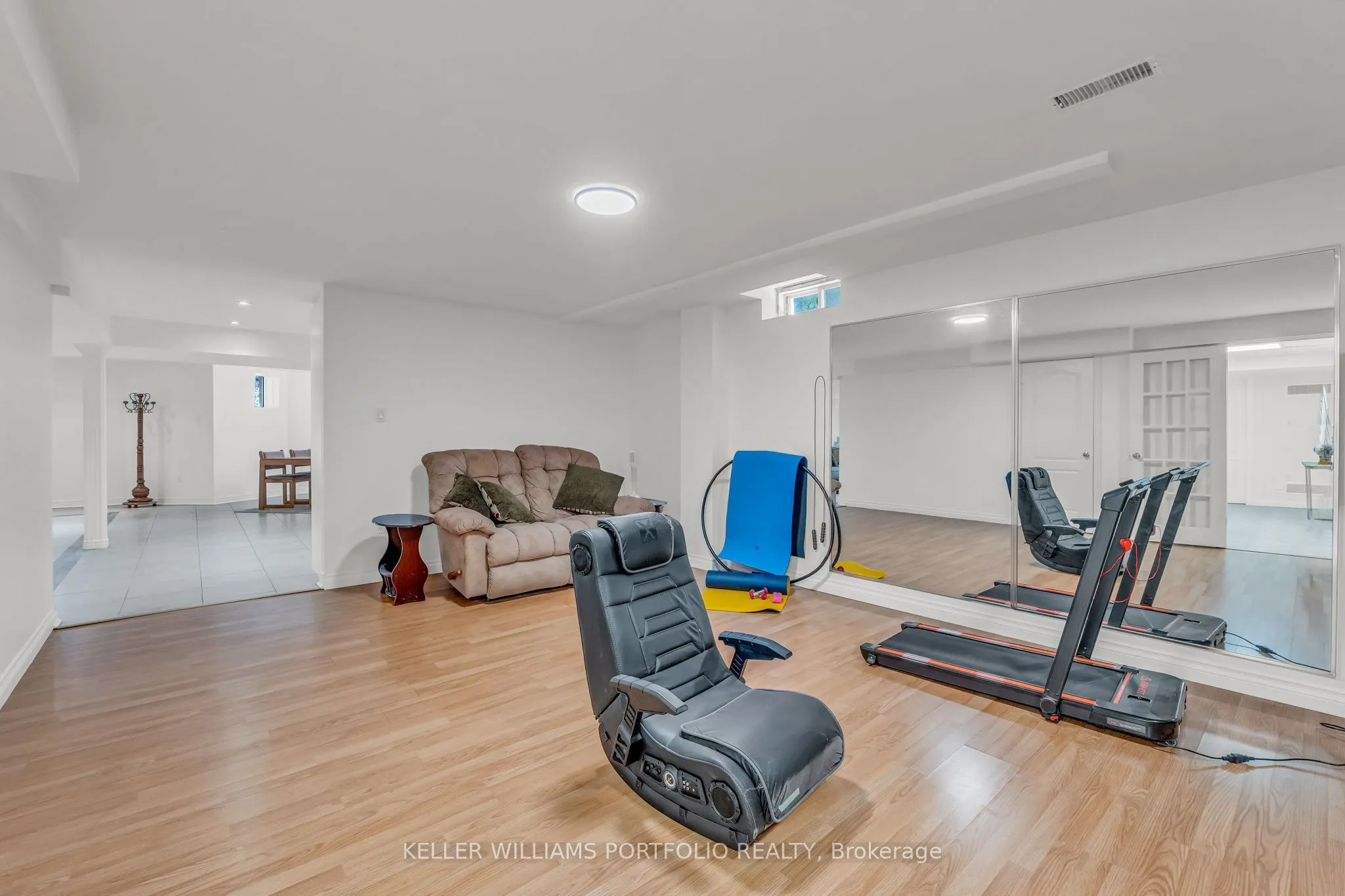 8 Vista View Court