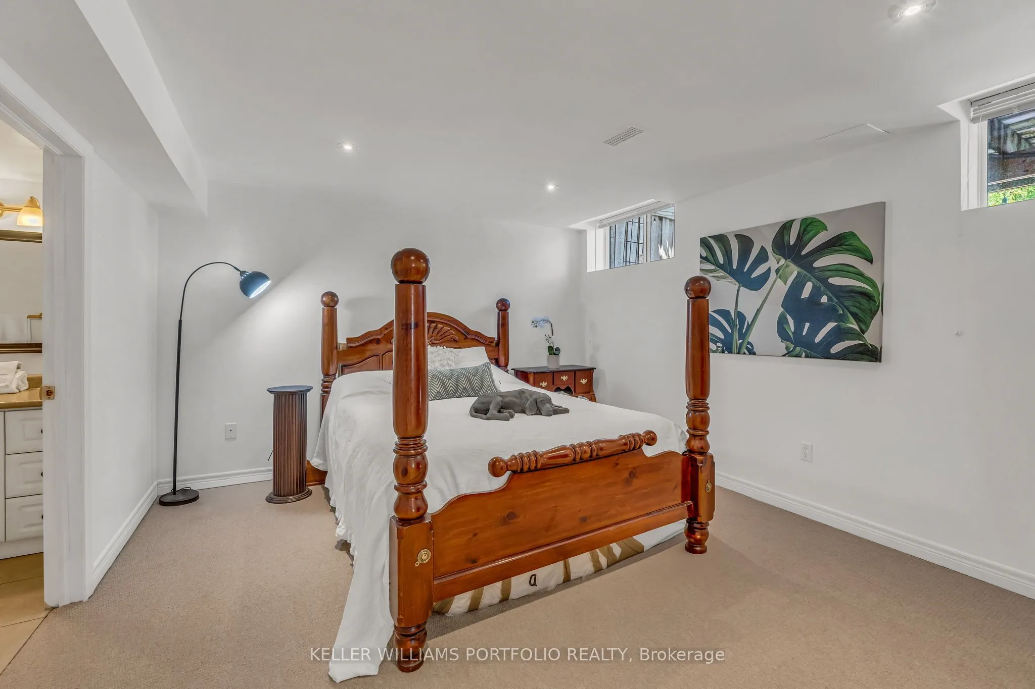 8 Vista View Court