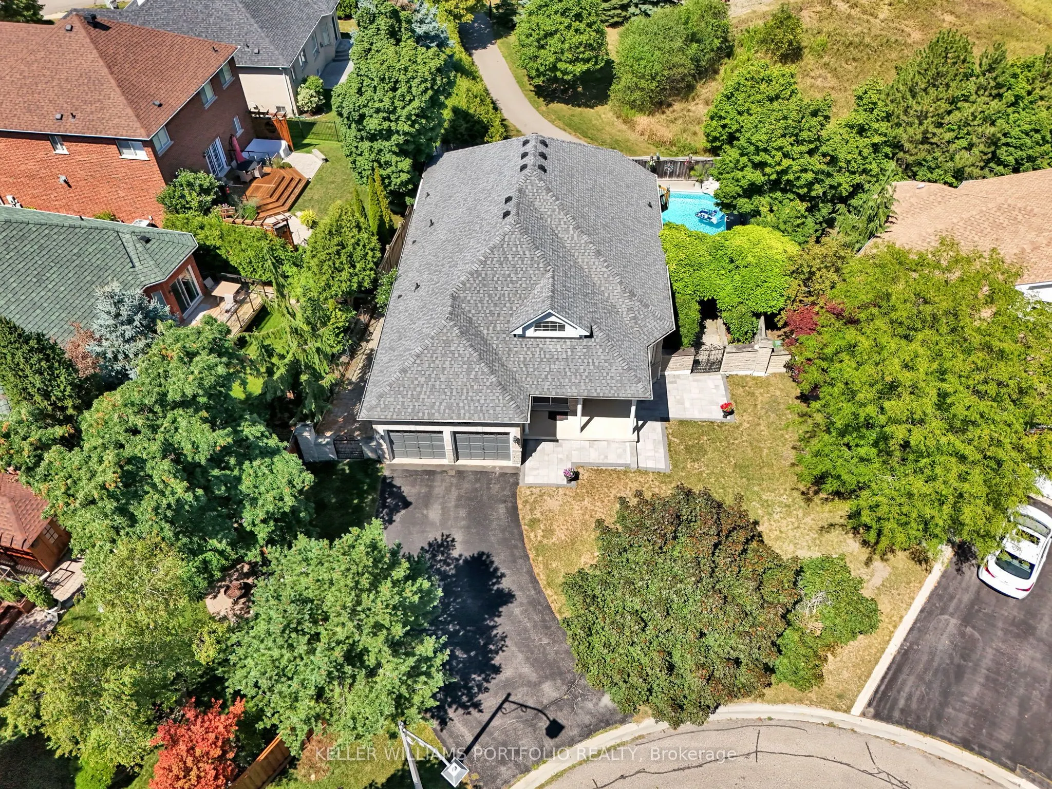 8 Vista View Court