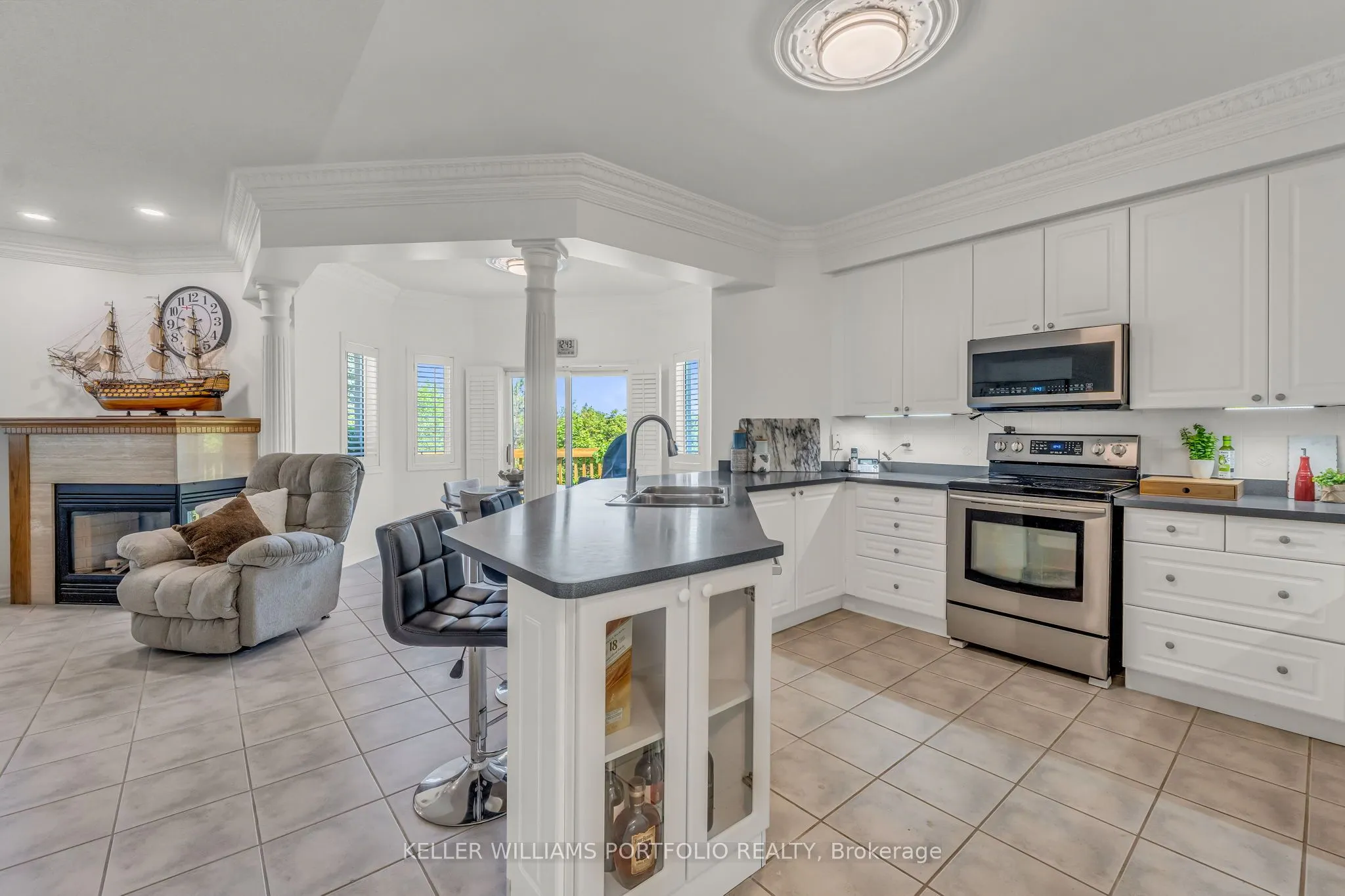 8 Vista View Court