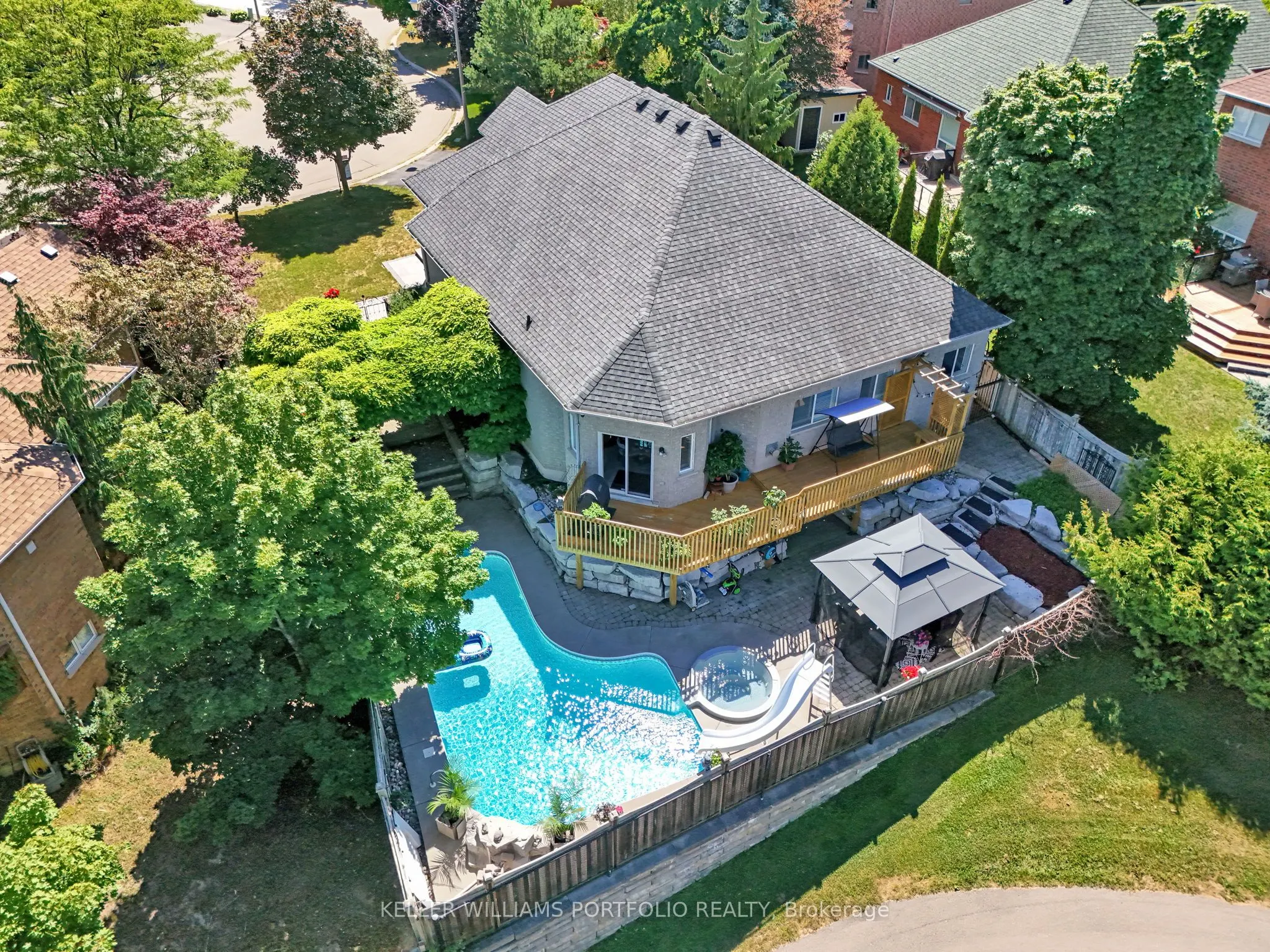 8 Vista View Court