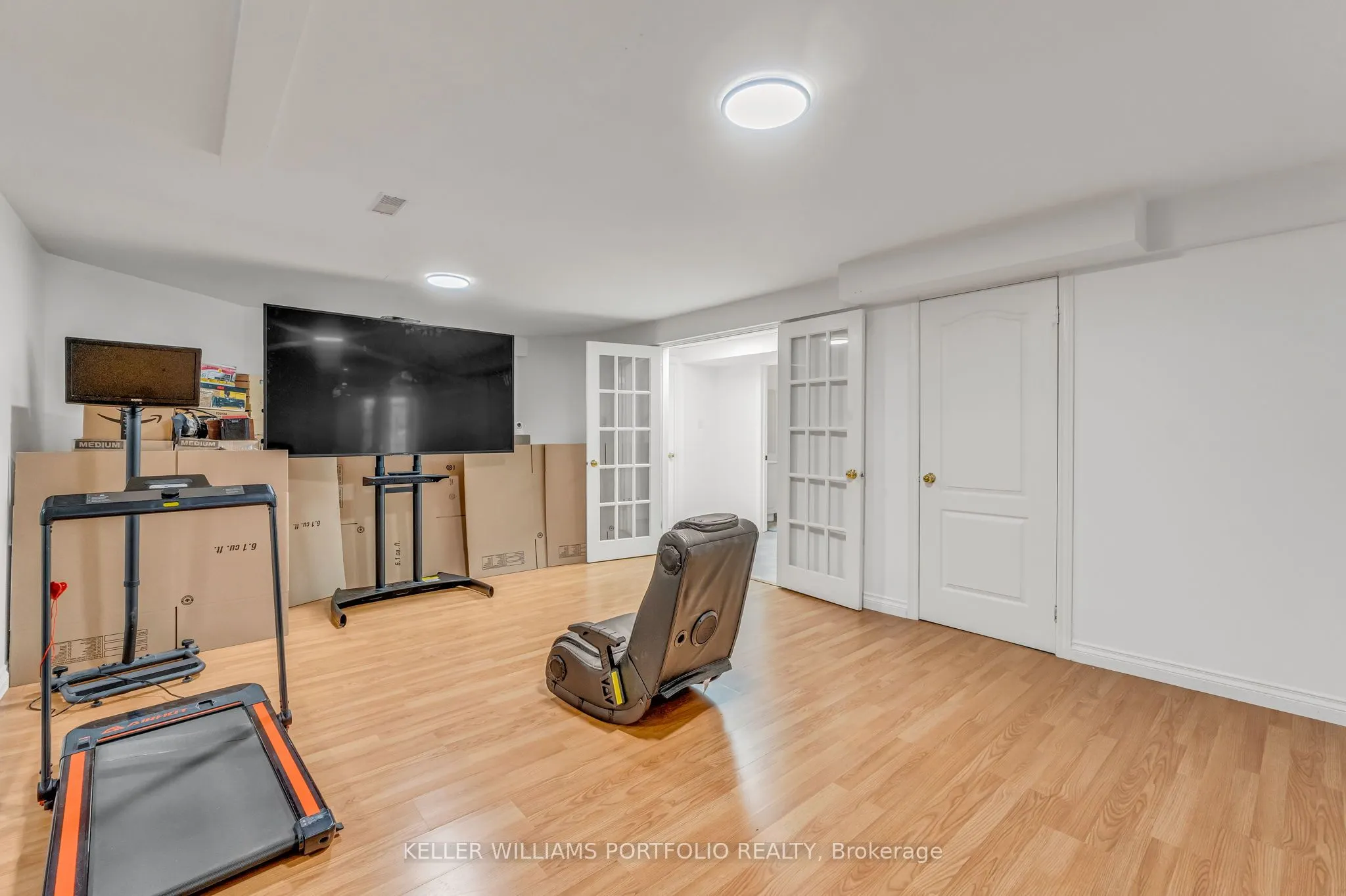 8 Vista View Court