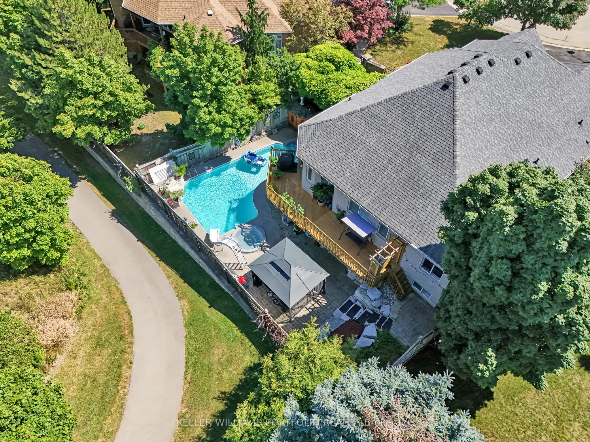 8 Vista View Court
