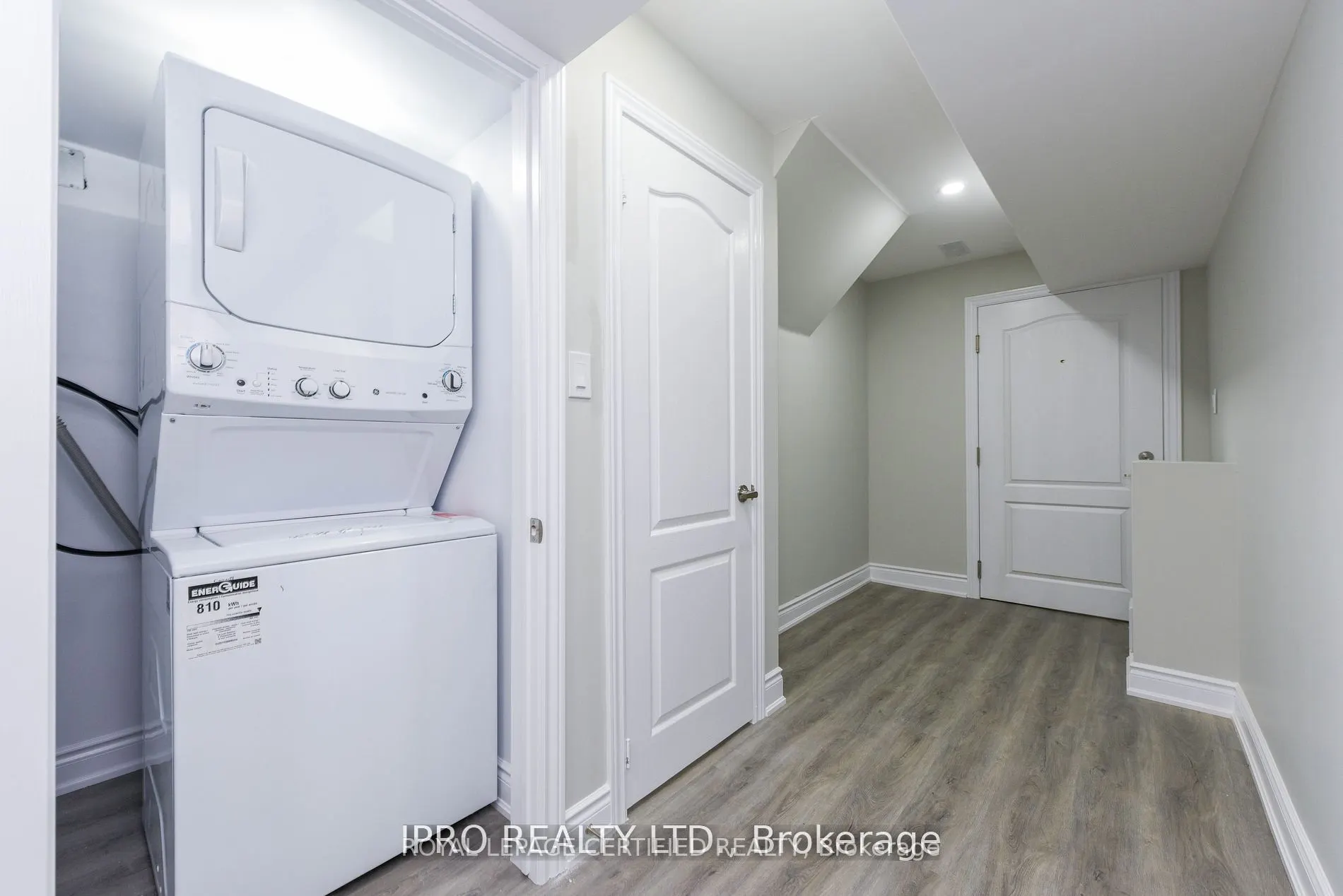 69 Vezna Crescent, #Basement