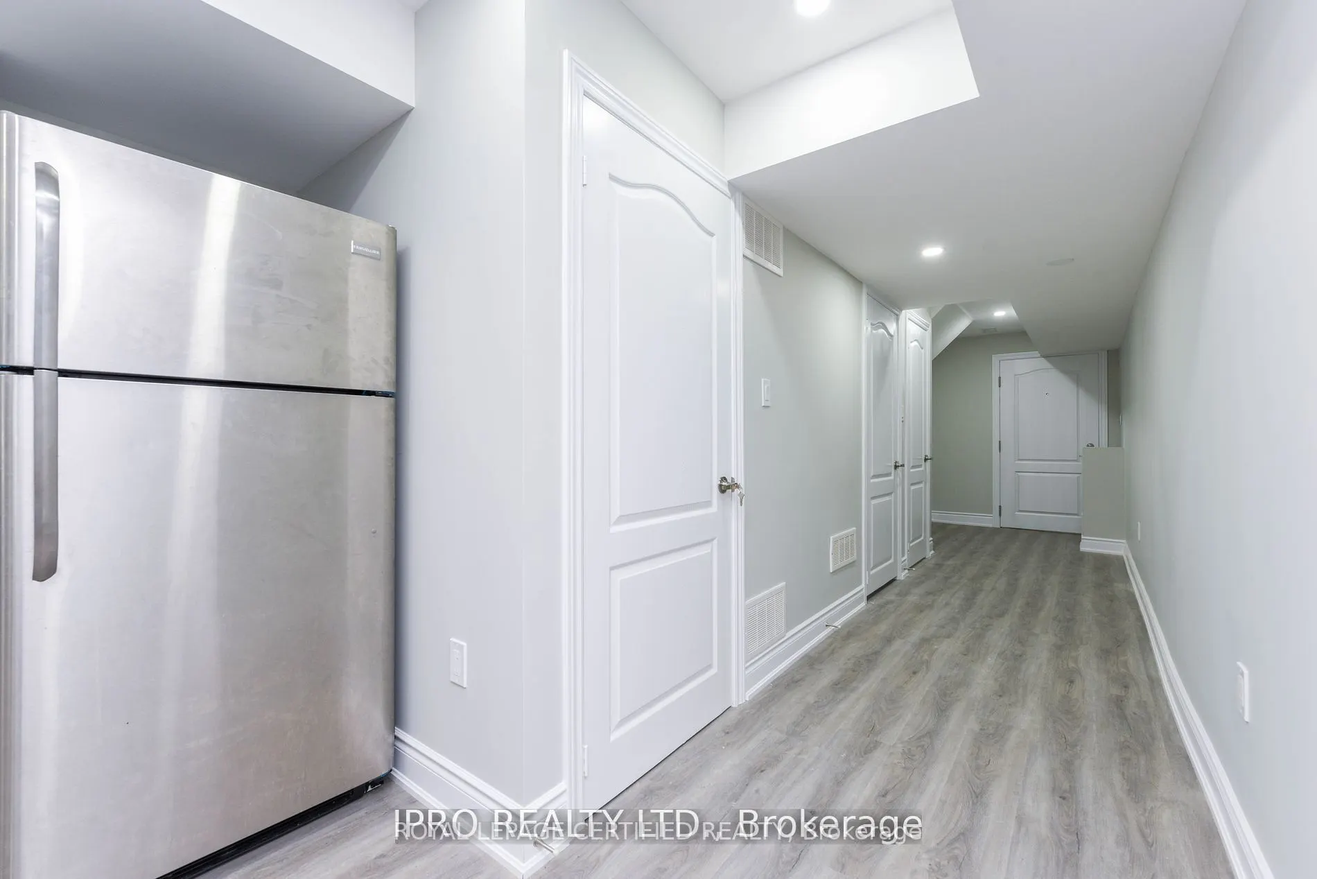 69 Vezna Crescent, #Basement