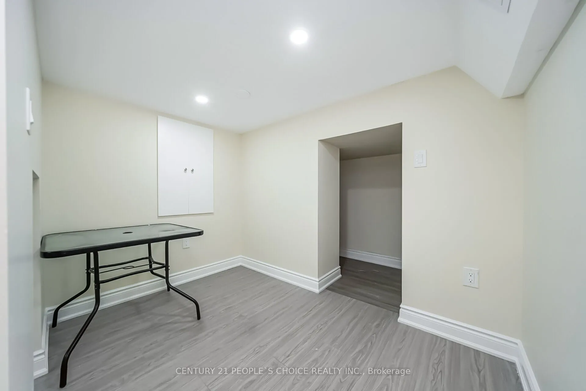 26 Chestermere Crescent