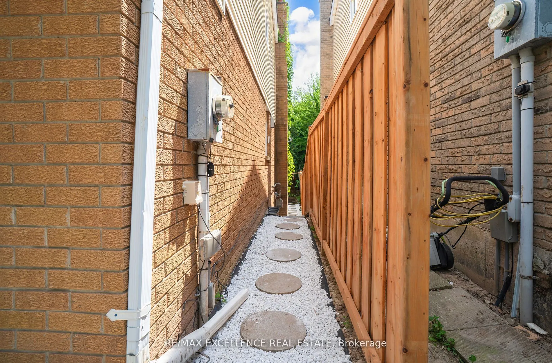 2317 GREENBANK Trail